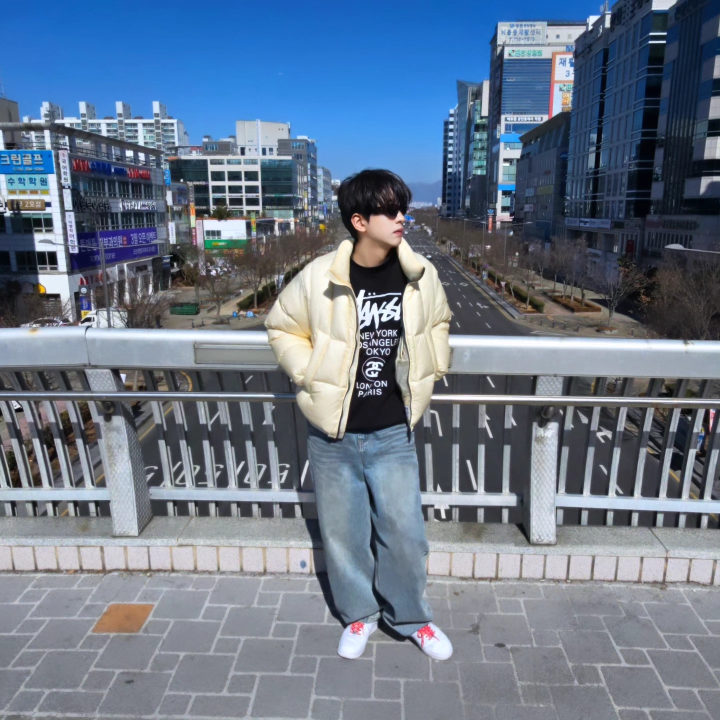 Stussy World Tour Crew Black 2023, Stussy World Tour Crew Black 2024 착용 스타일 - 3