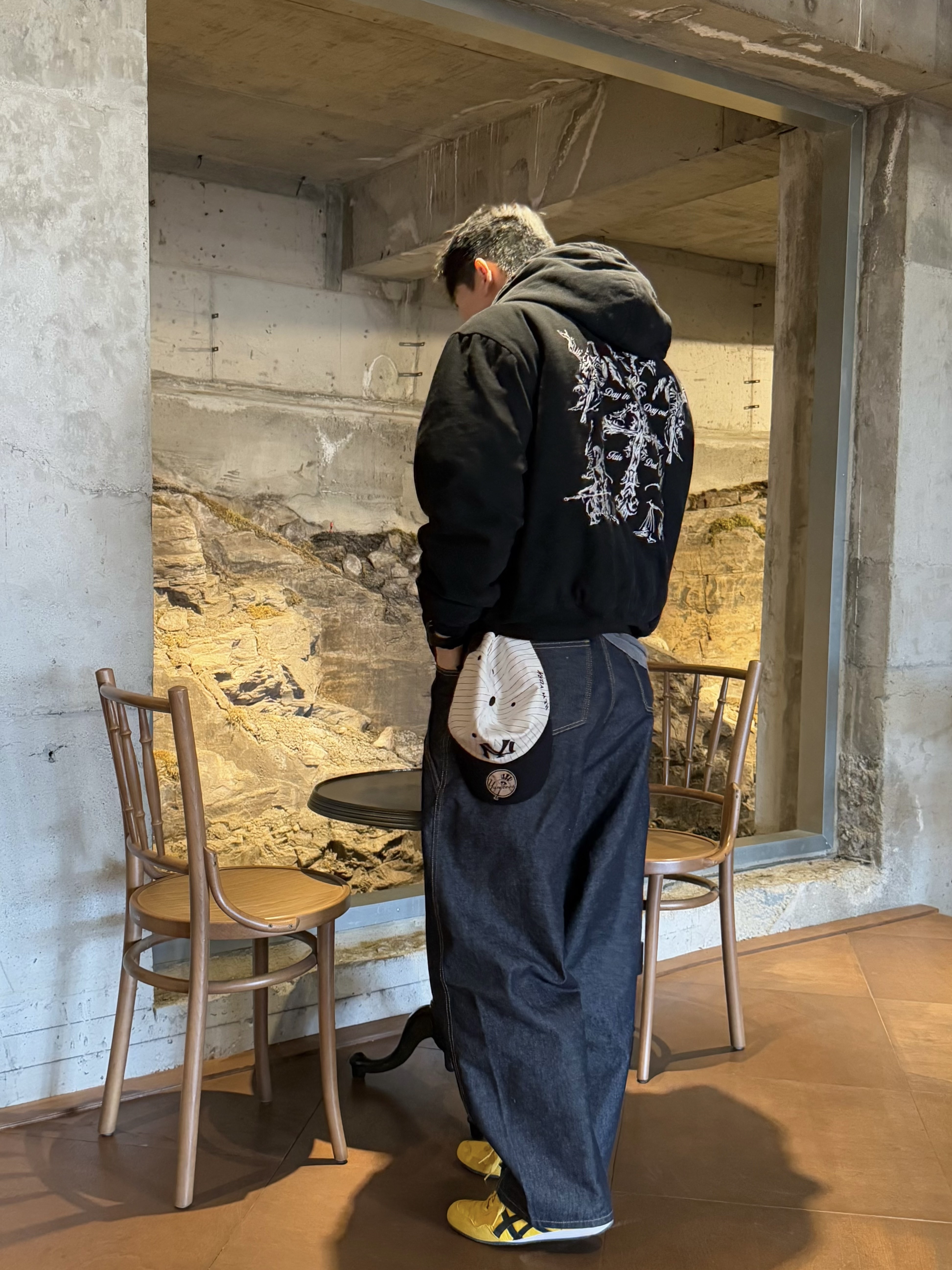 Onitsuka Tiger Serrano Yellow Black, MLB Signature Stripe Unstructured Ball Cap New York Yankees Black 착용 스타일 - 2