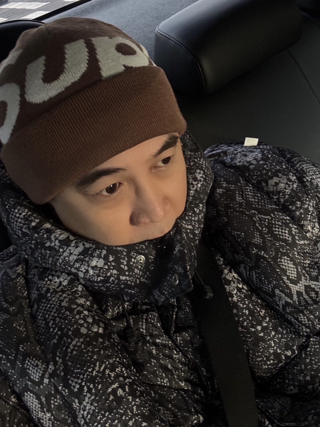 Nike x Black Sheep Dunk High SB Paid in Full, Supreme Big Logo Beanie Black 착용 스타일 - 2