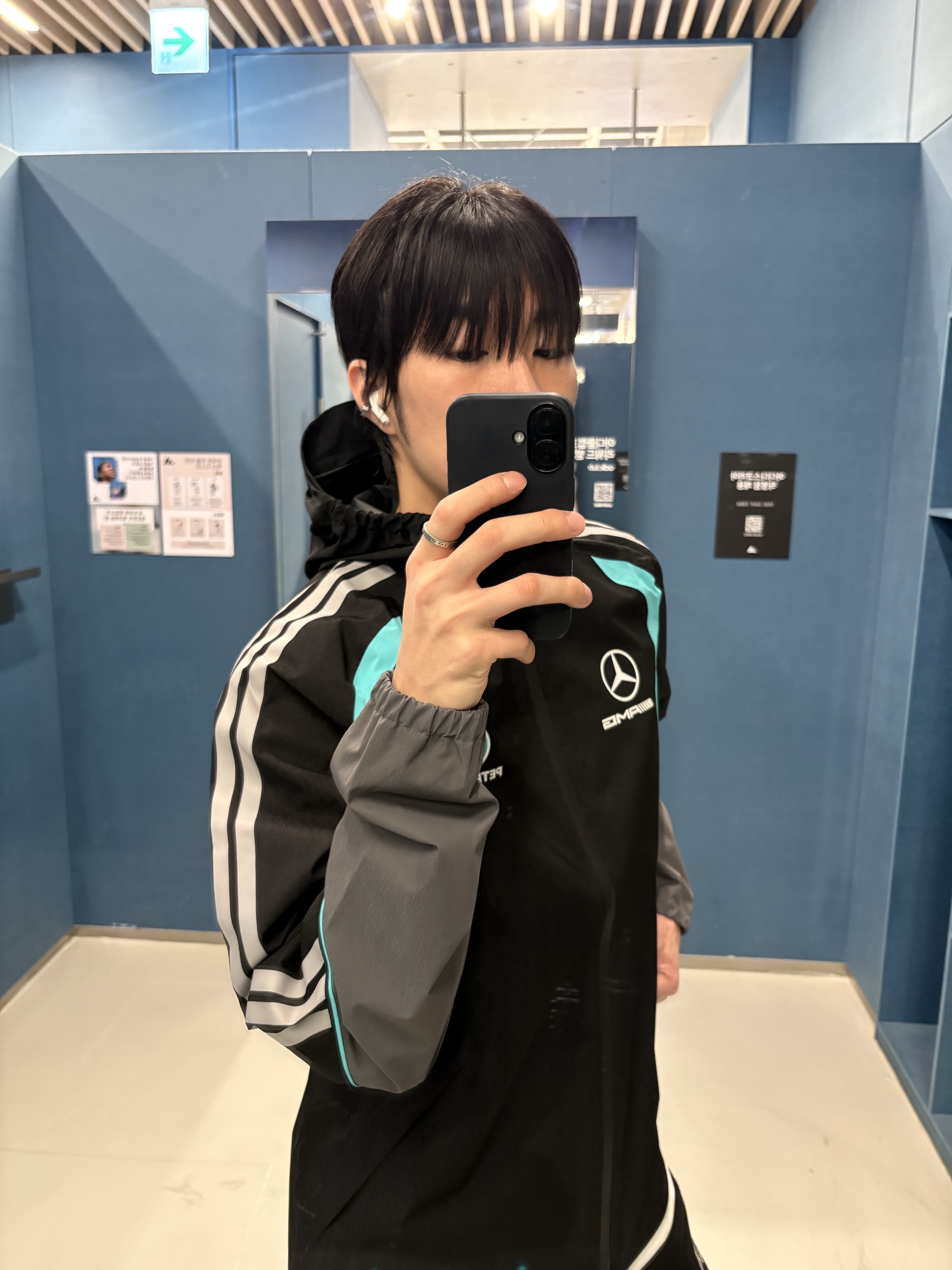 Adidas x Mercedes AMG Petronas F1 Team Driver Jersey Authentic Long Sleeve White - US Sizing (Non Marking Ver.), Adidas x Mercedes AMG Petronas F1 Team Driver Jersey Authentic Long Sleeve White - KR Sizing (Non Marking Ver.) 착용 스타일 - 4