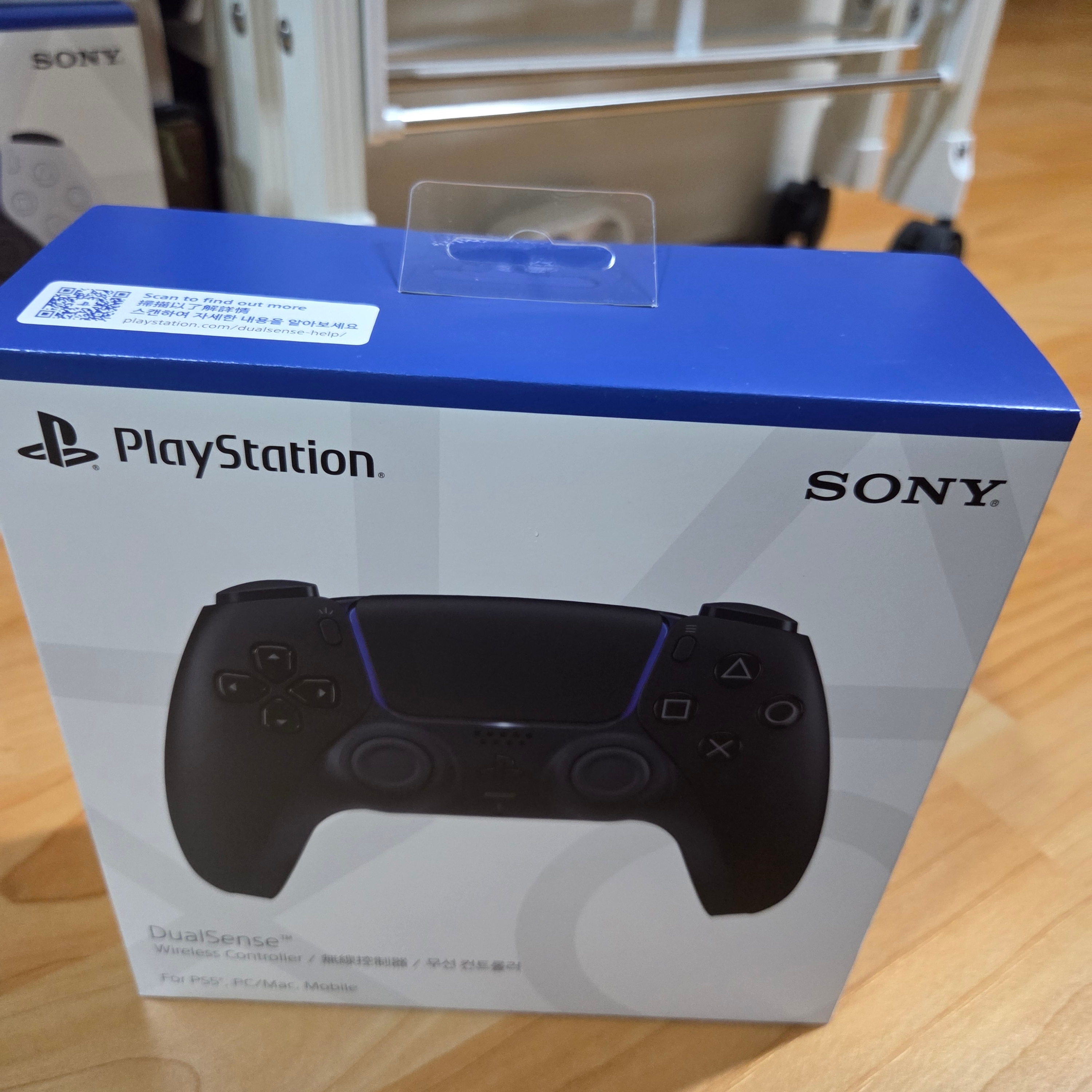 PlayStation 5 DualSense Wireless Controller Midnight Black 착용 스타일