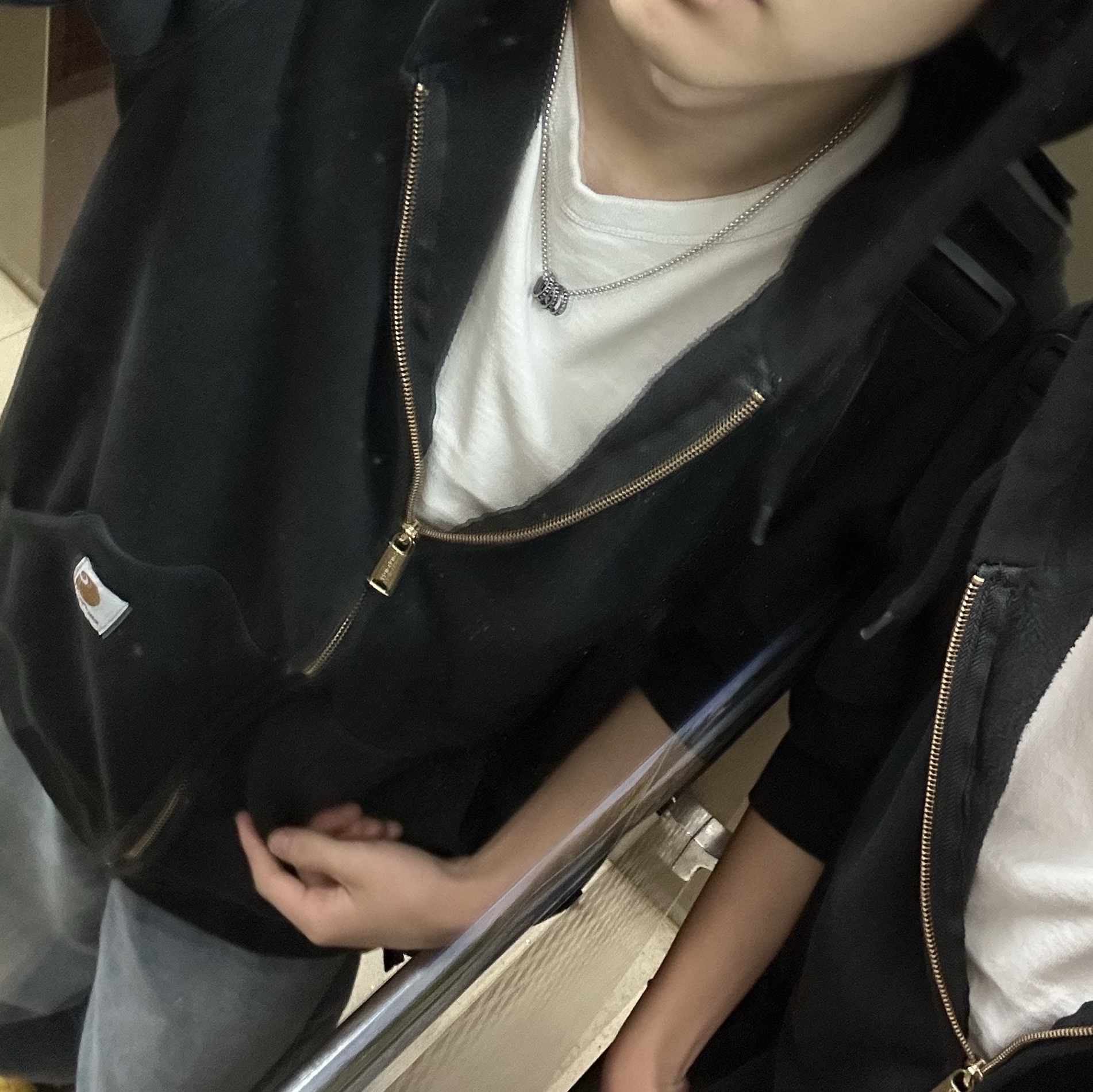 Adidas Tobacco Gruen Collegiate Burgundy, (W) Nike Shox R4 Black 착용 스타일 - 3