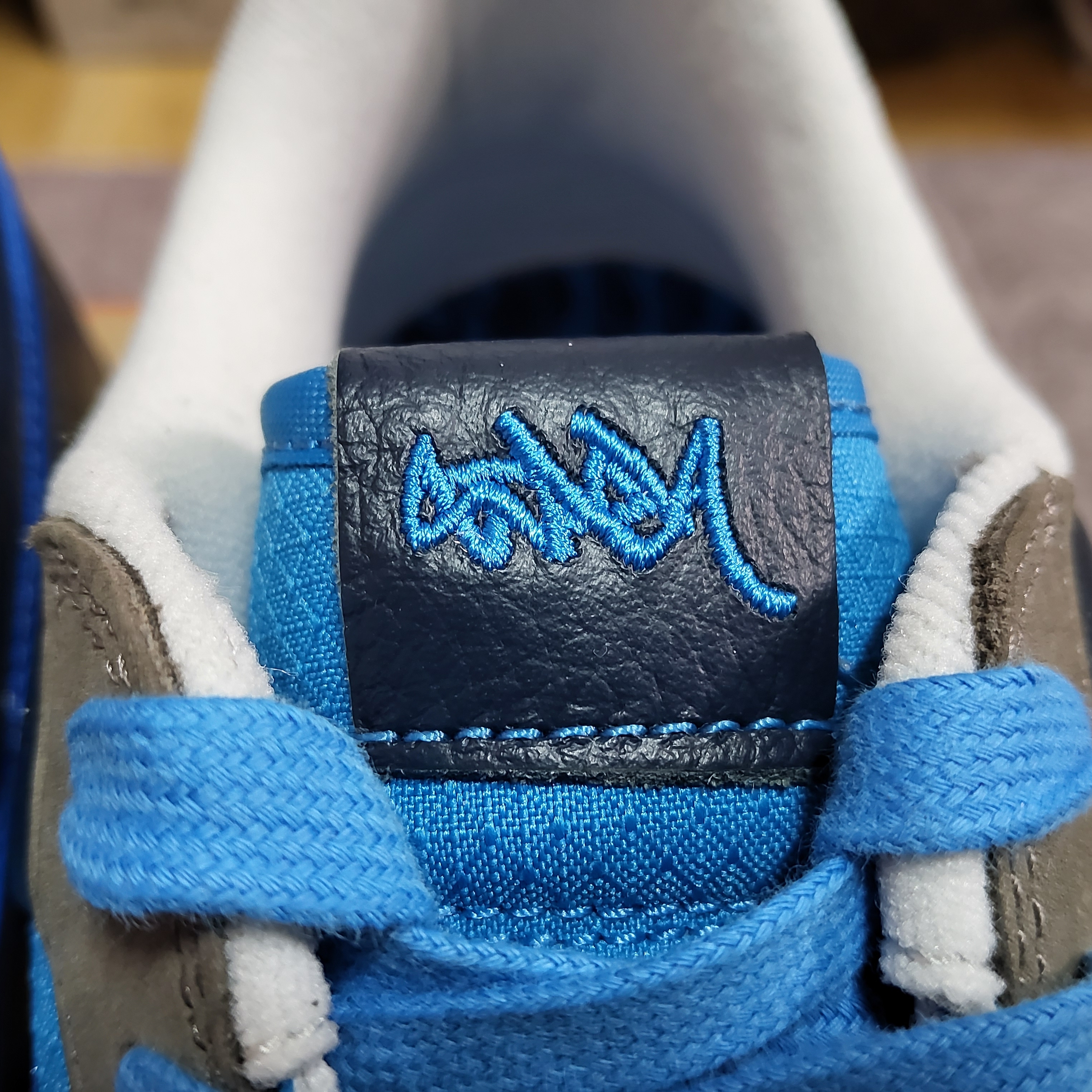 Nike x Stash Air Force 1 Low SP Soft Grey and Harbor Blue 2024 착용 스타일 - 3