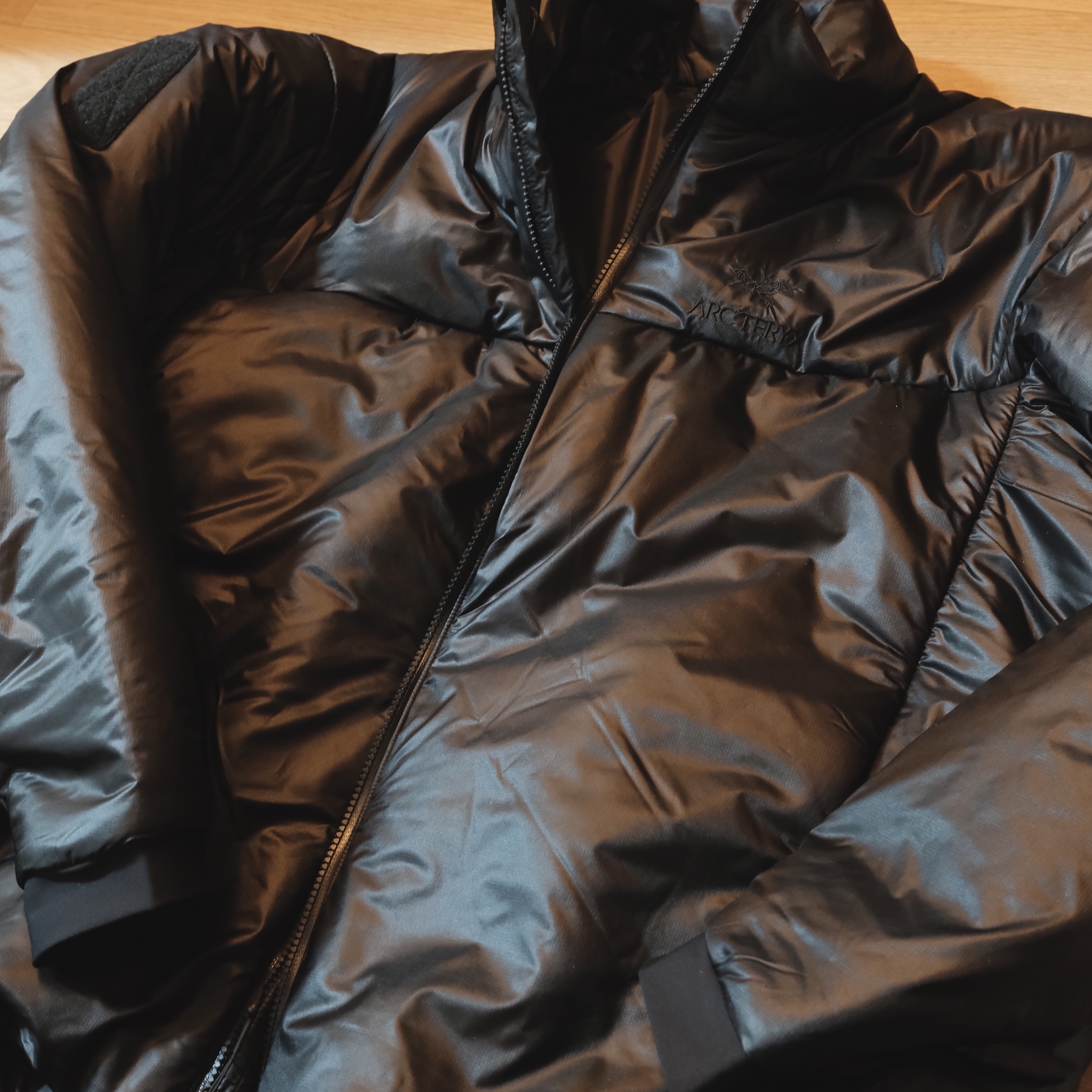 Arc'teryx System A Ogee Insulated Jacket Black 착용 스타일 - 1