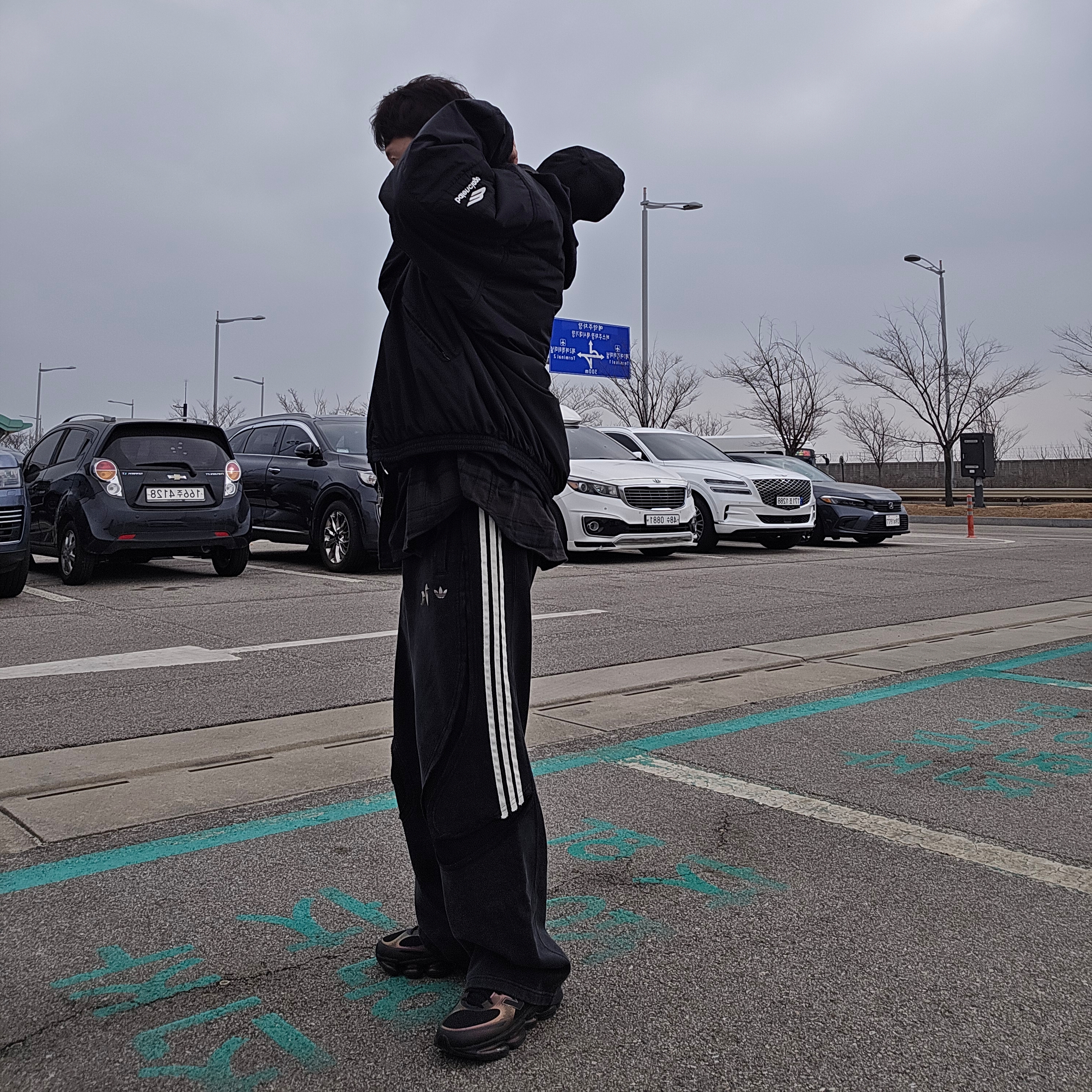 Adidas x Thug Club Teamgeist Sweatpants Black - KR Sizing 착용 스타일