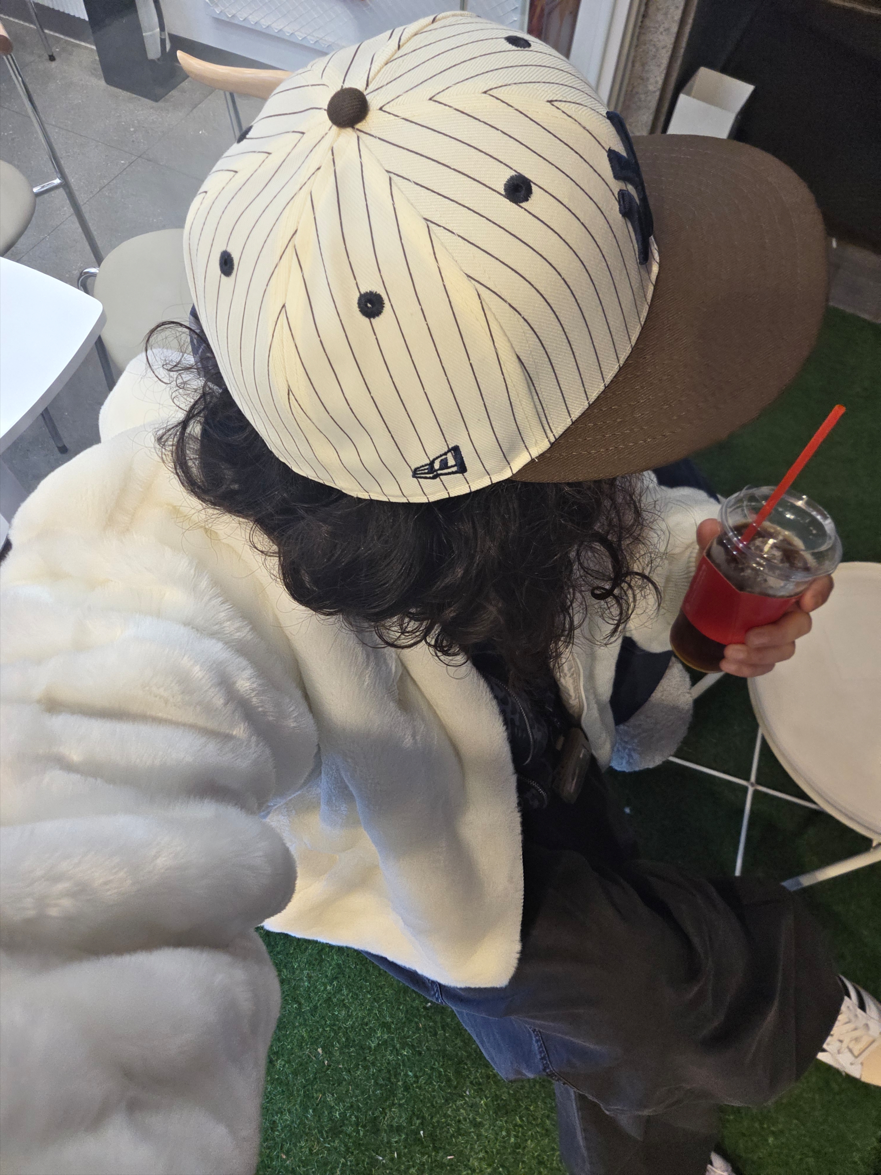 Adidas New Fur Jacket Off White - KR Sizing, Adidas x Taegeukdang Superstar White Black 착용 스타일