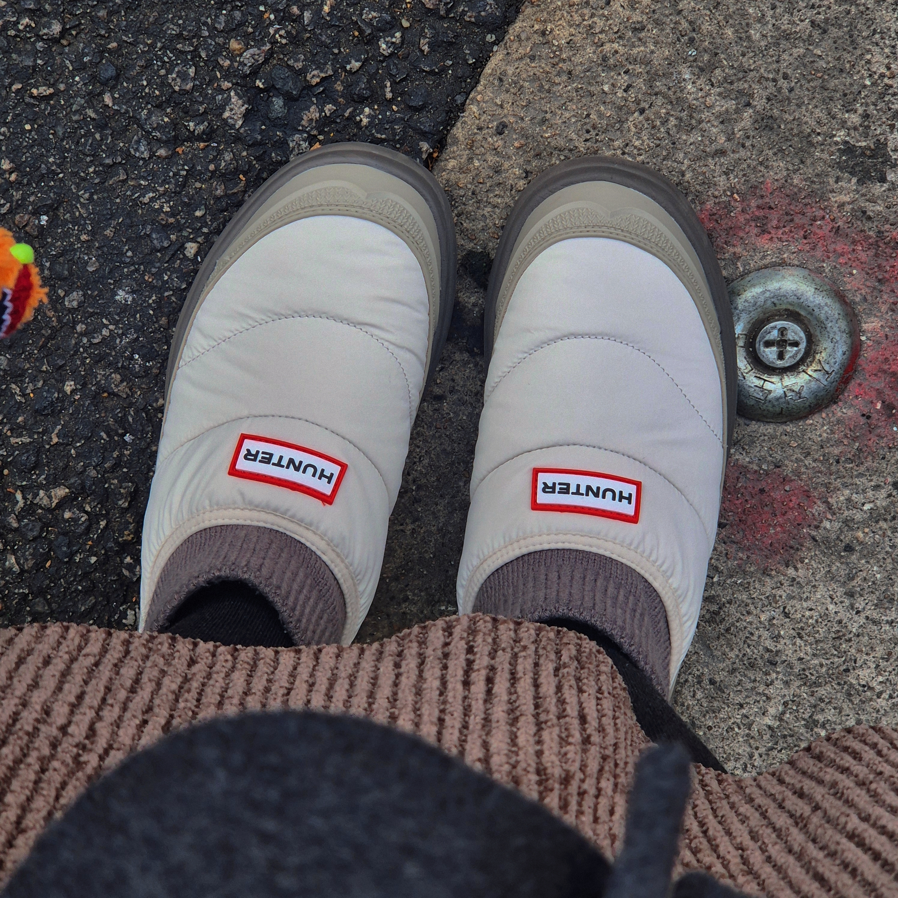 (W) Hunter In Out Puffer Knit Cuff Boots Cast 착용 스타일 - 2