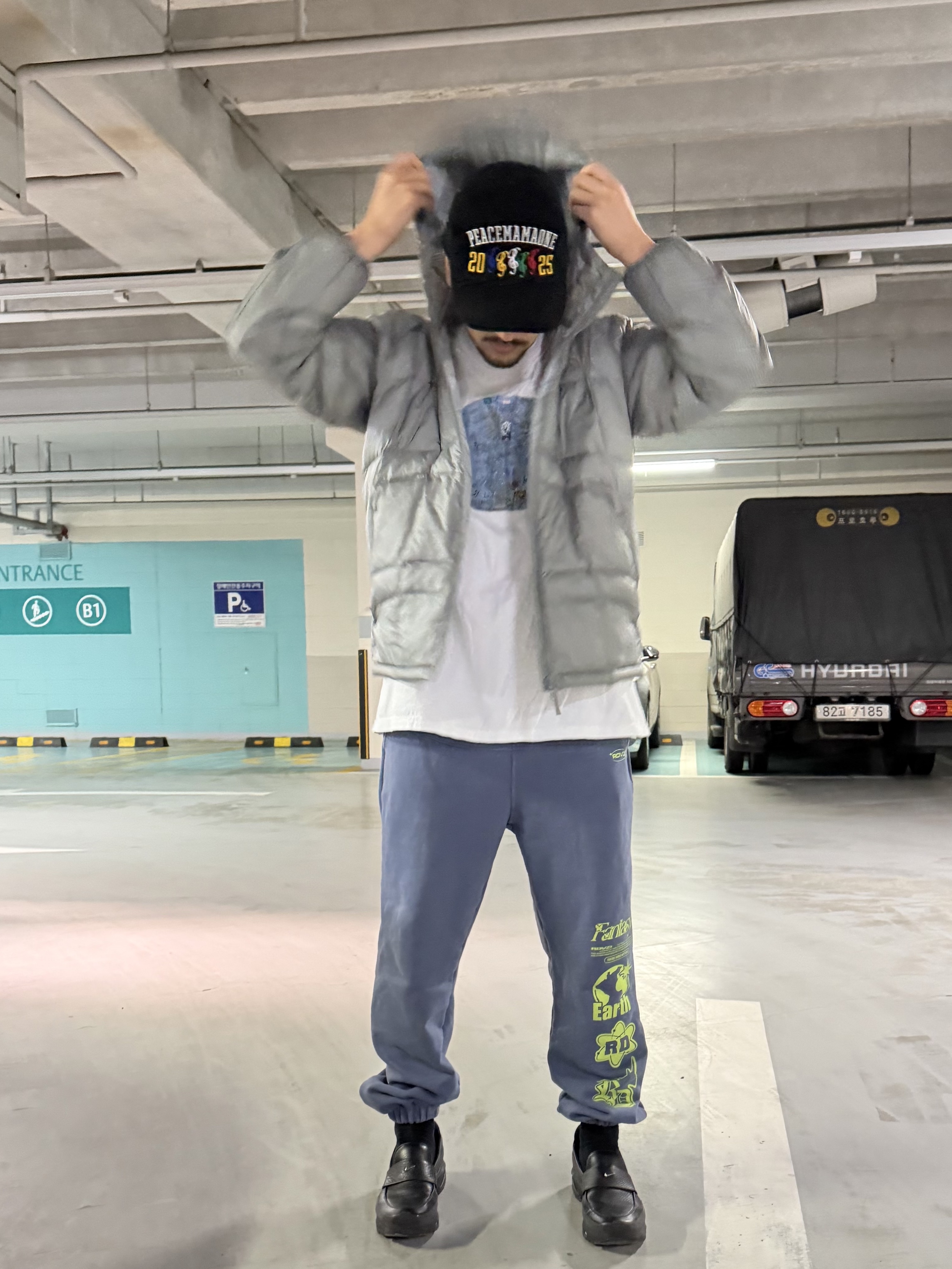 Nike NSW Trend Woven Jacket Dark Marina Blue - Asia, Supreme First T-Shirt White - 24SS 착용 스타일 - 3