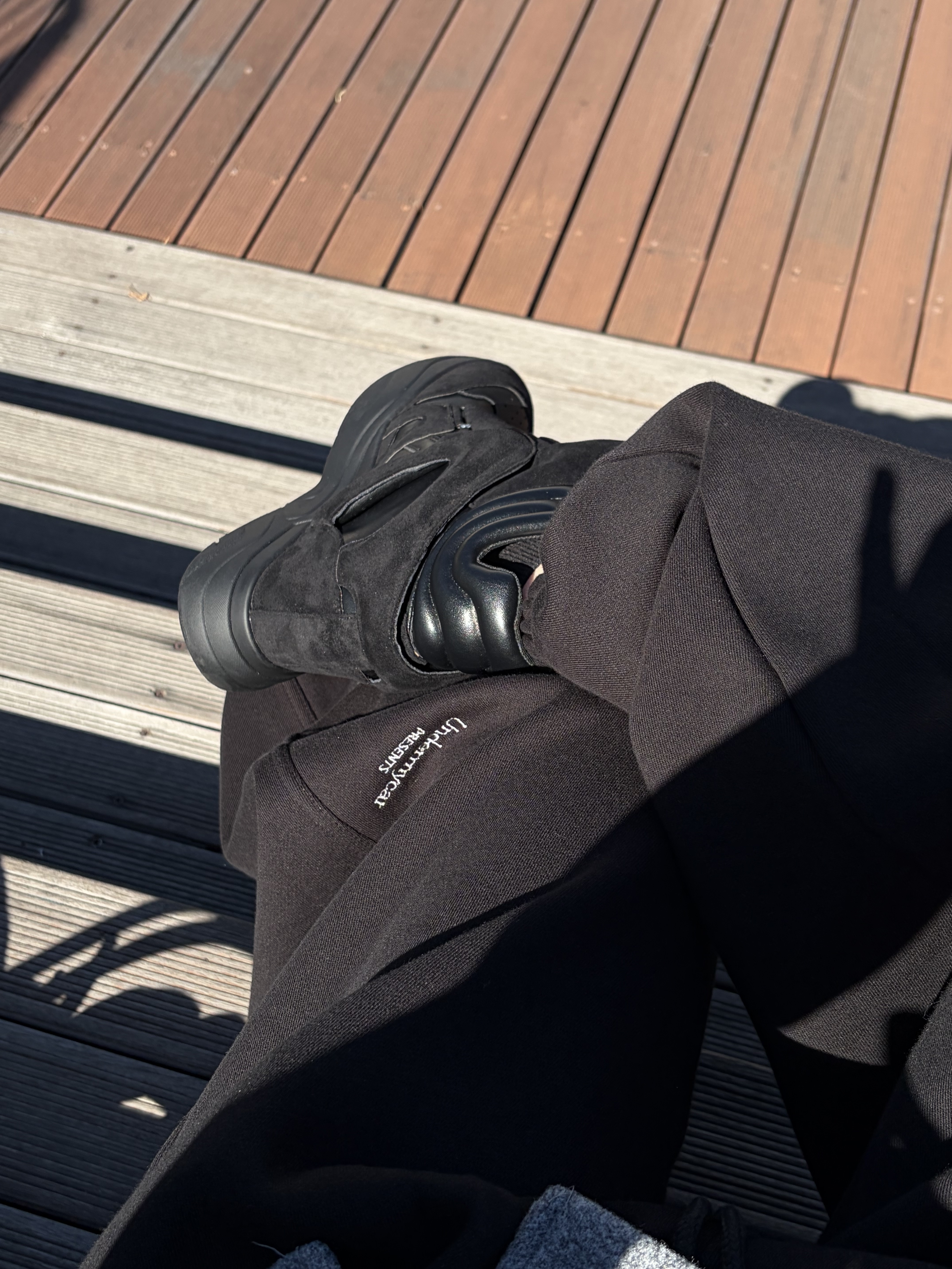 Undermycar Mu.03 Anti Fxxking Logo Play Oversized Sweat Jogger Black 착용 스타일 - 3