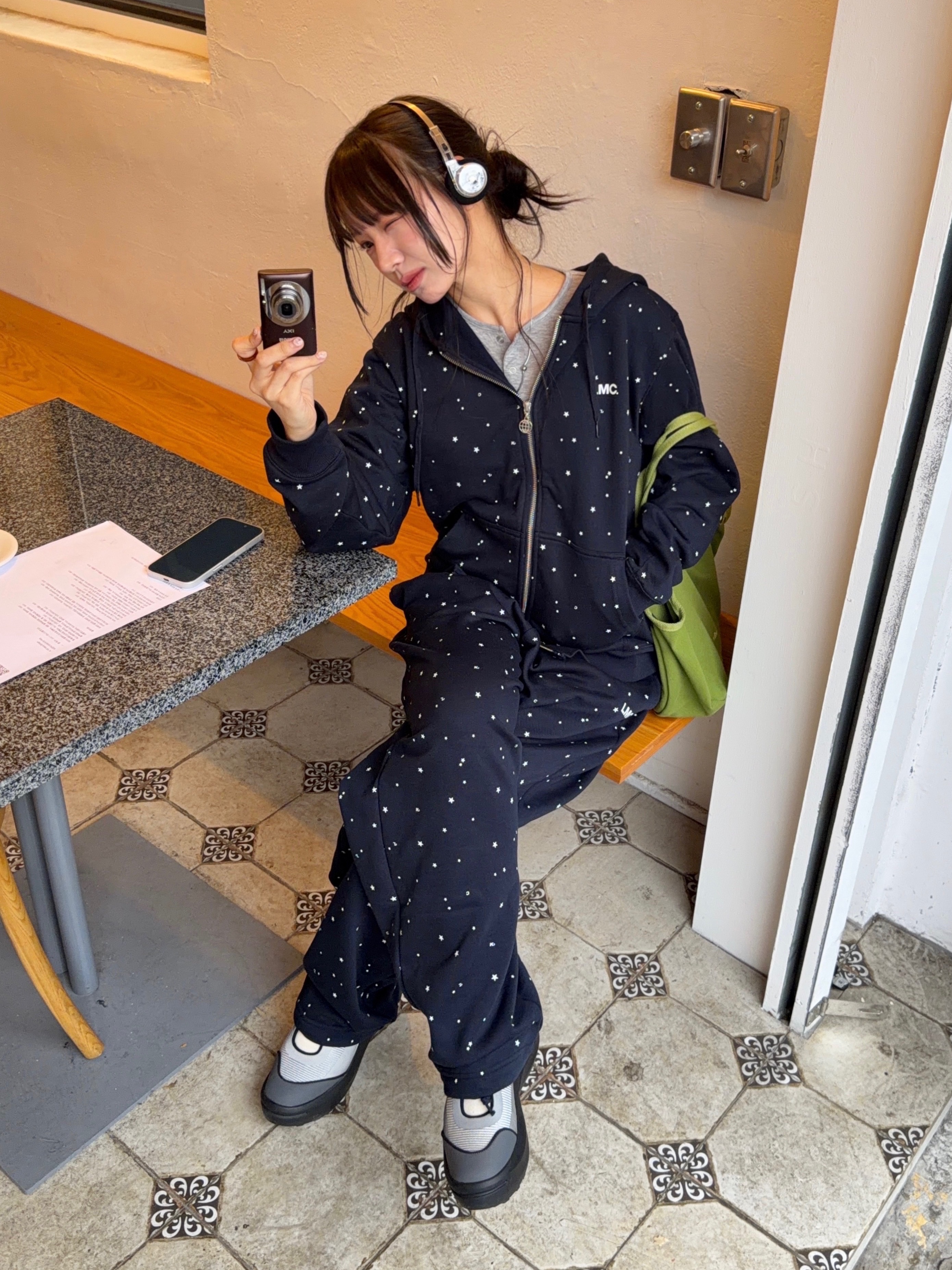 MONDO Freestyle On Ear Headphone Transparent 착용 스타일 - 1