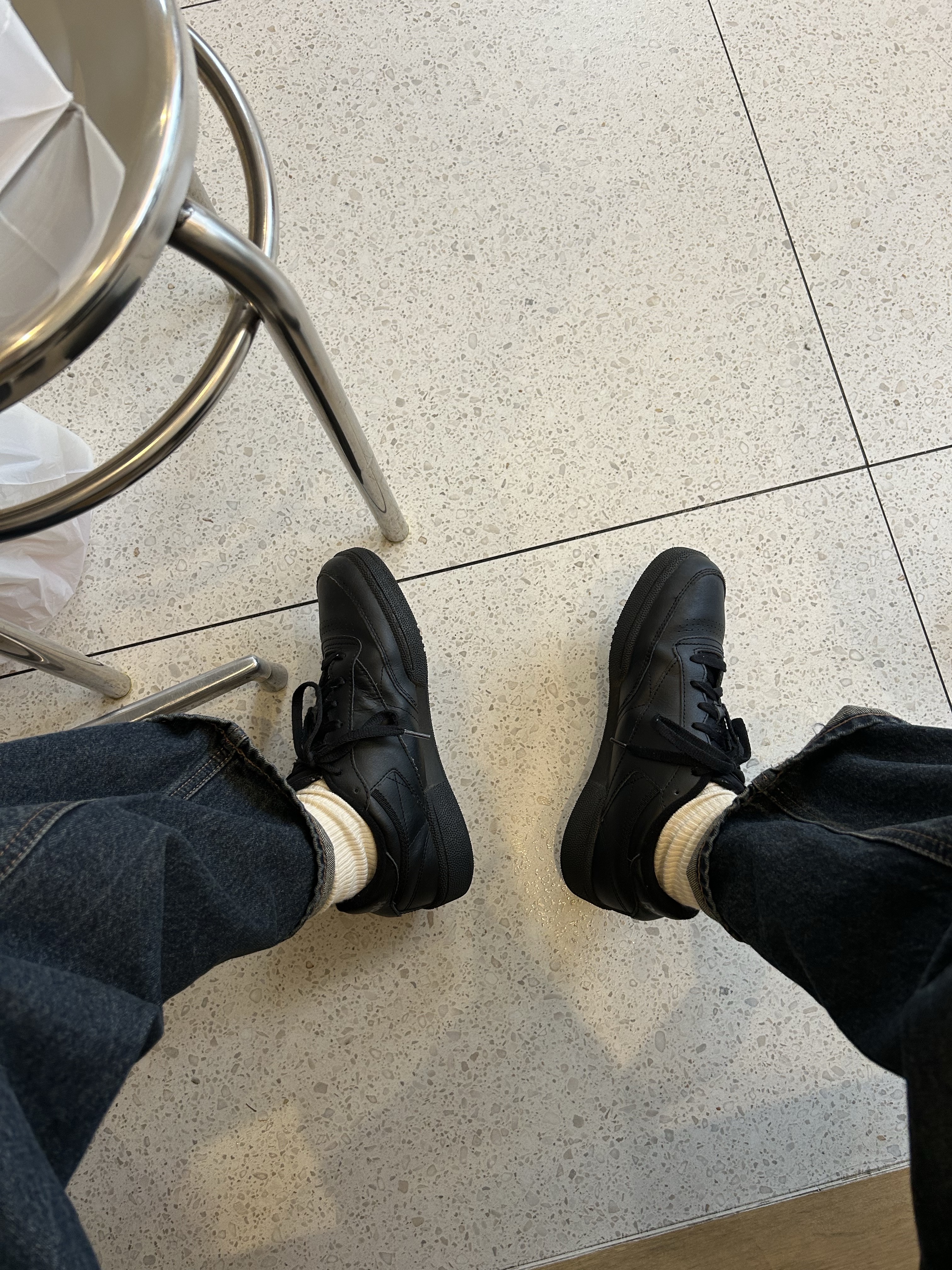 New Balance 2002R Brown Black, Reebok Club C 85 Black 착용 스타일 - 2