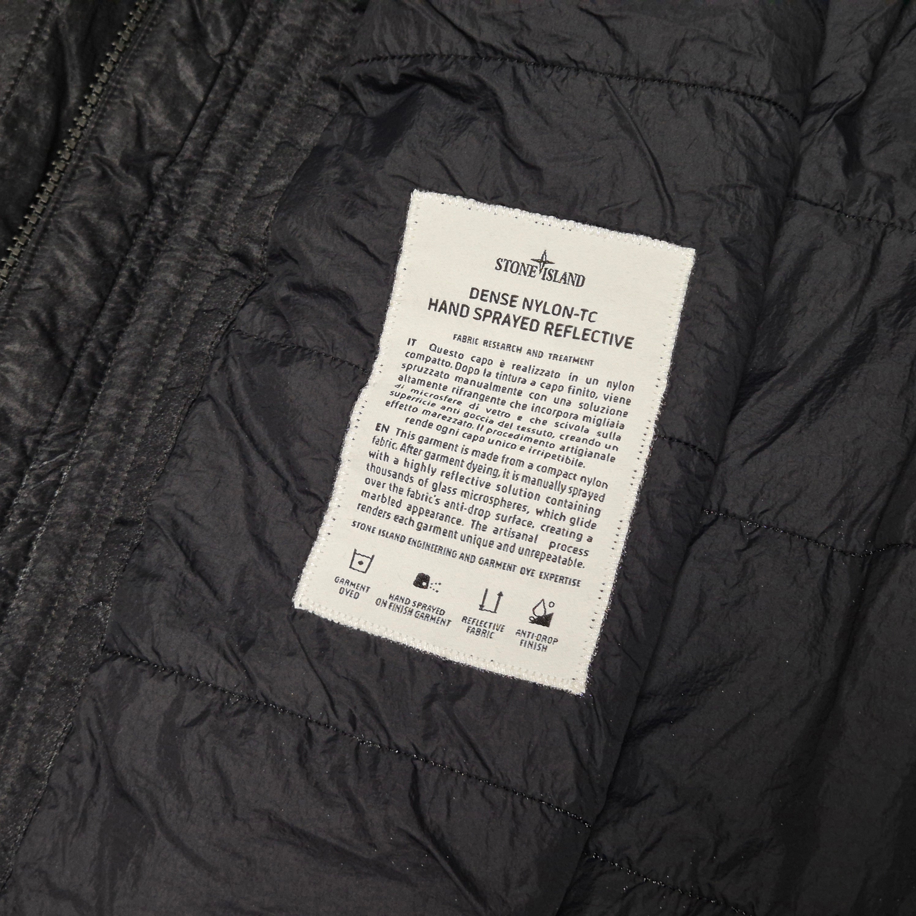 Stone Island 4100072 Dense Nylon-TC Hand Sprayed Reflective Hoode Jacket with Ant Drop Black - 26SS 착용 스타일 - 6