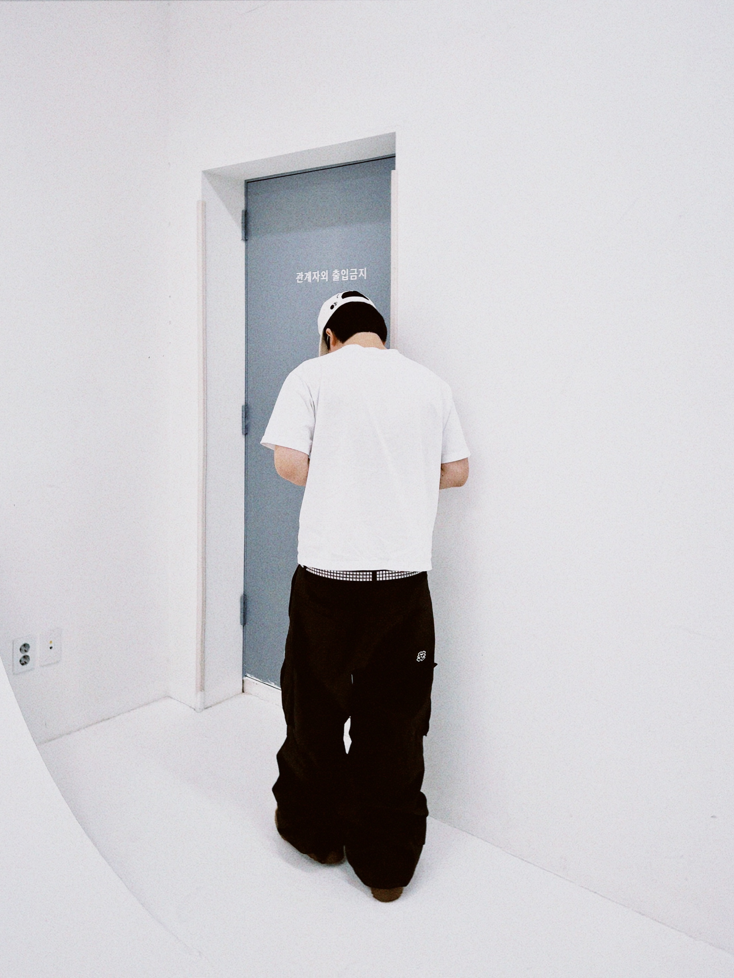 Flavorism VTG Washed Cargo Pants Washed Dark Brown 착용 스타일 - 1