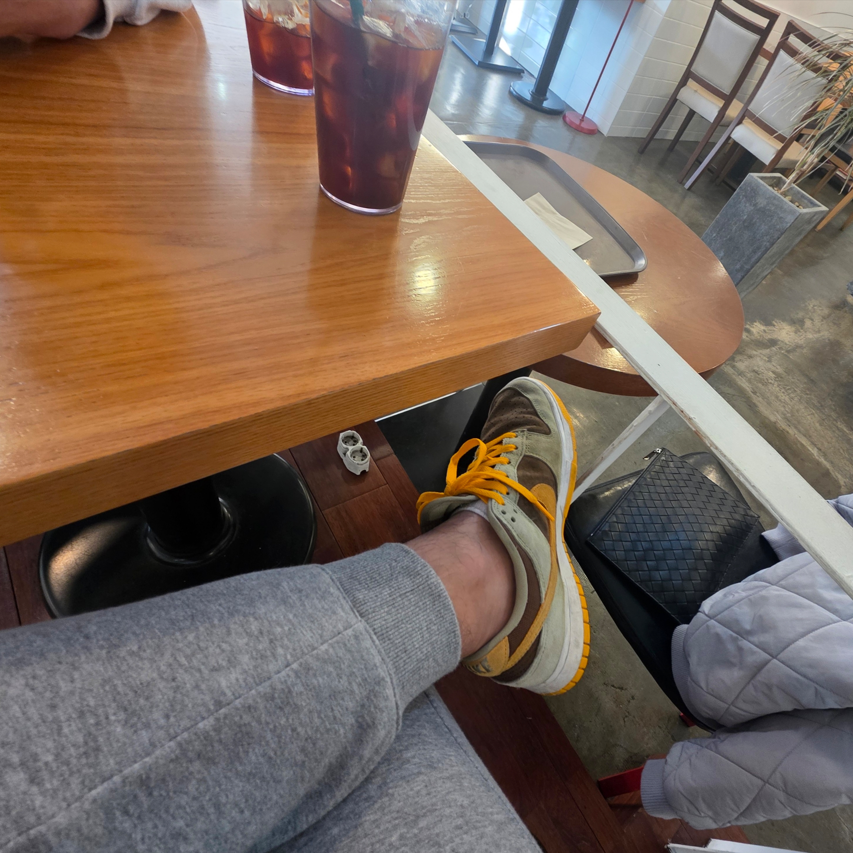 Nike NSW Club Fleece Jogger Dark Grey Heather - Asia, Nike Dunk Low SE Dusty Olive 착용 스타일