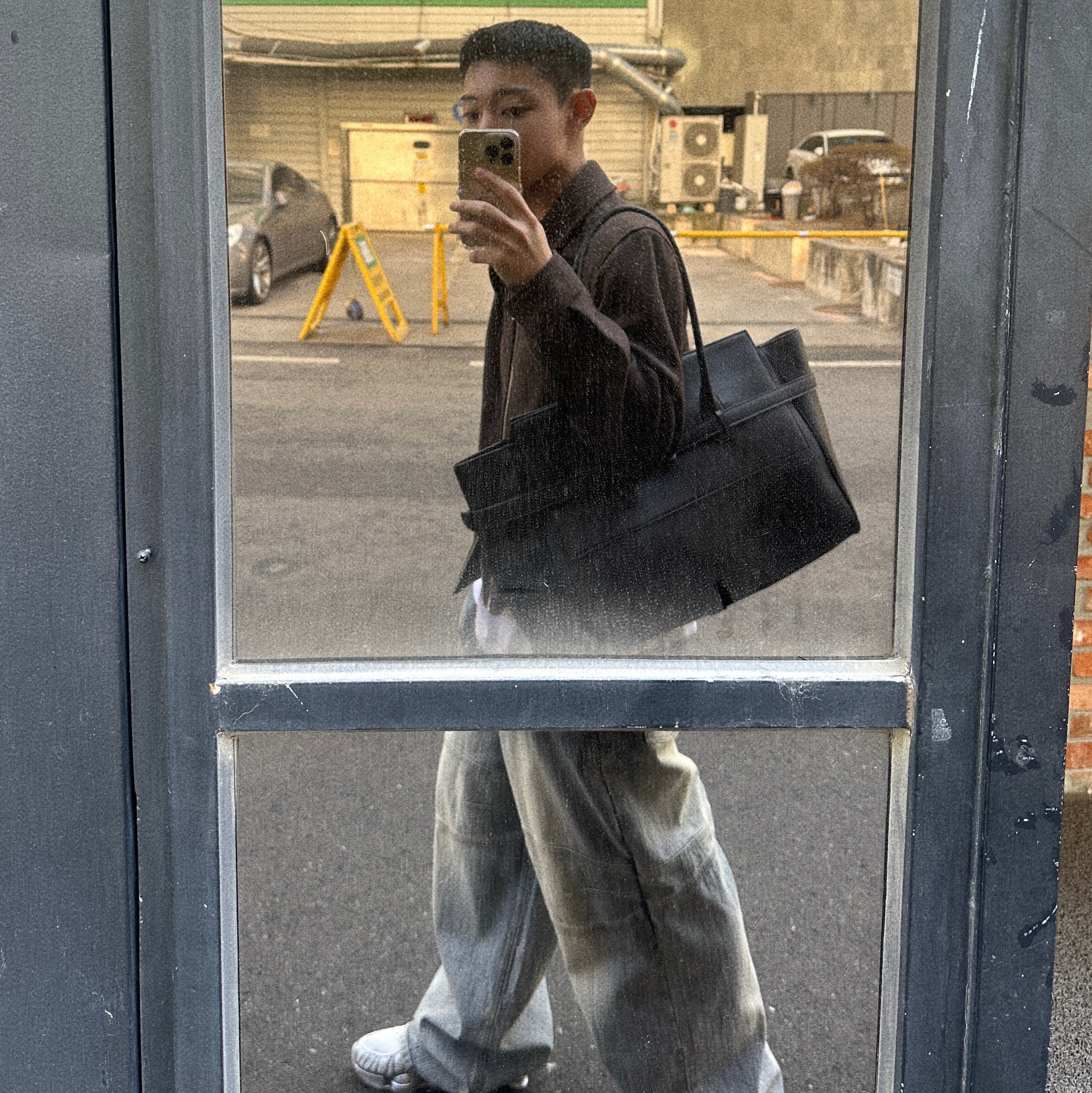 Undermycar Mu.92 Anti Fxxking Logo Play Cropped Wool Blouson - Brown, Awende Blue Wide Biker Jeans 착용 스타일 - 1