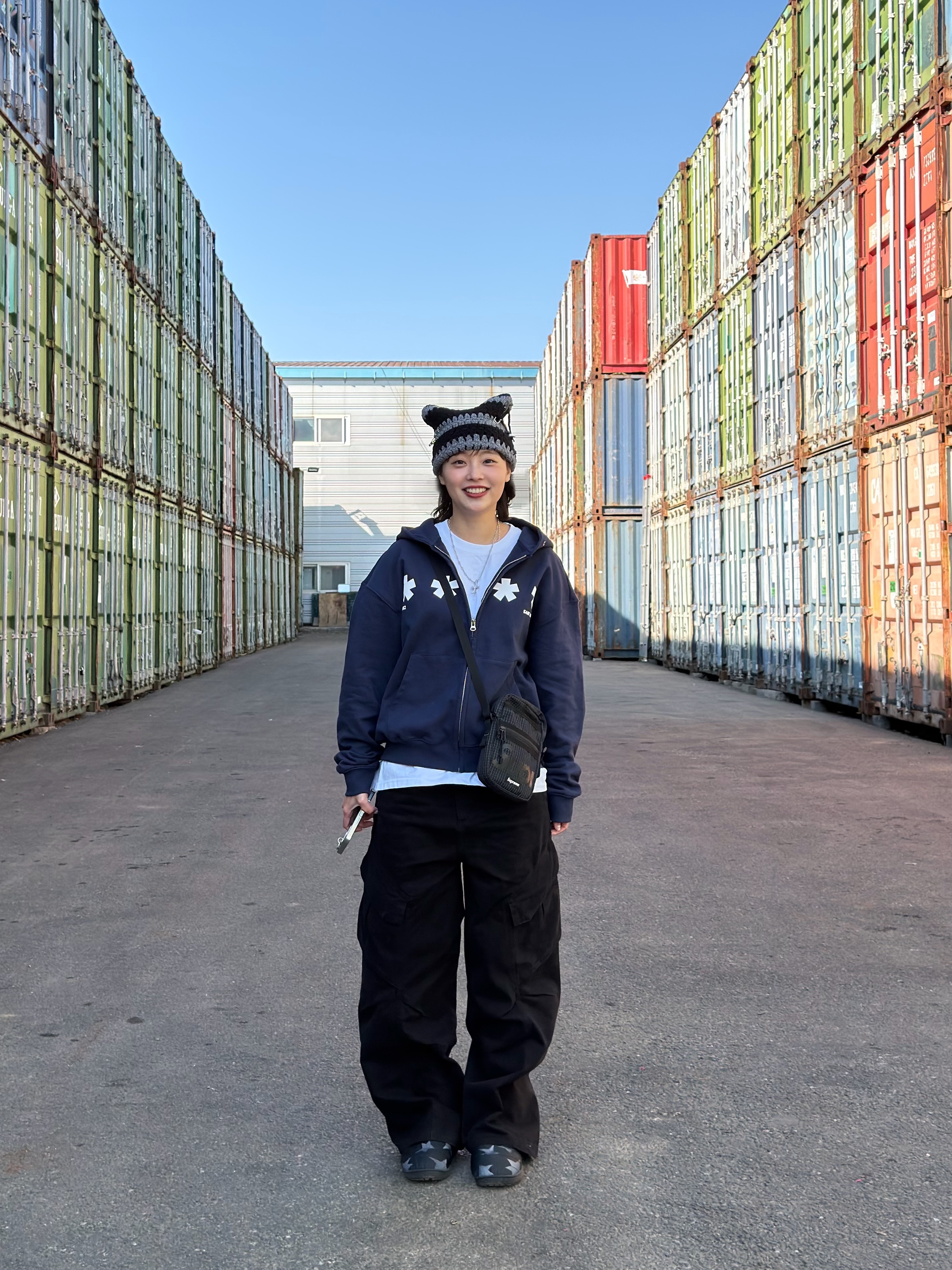 AMOU Square Star Hoodie Zip Up Navy, Subu Down Sandal Exclusive Star 착용 스타일 - 1