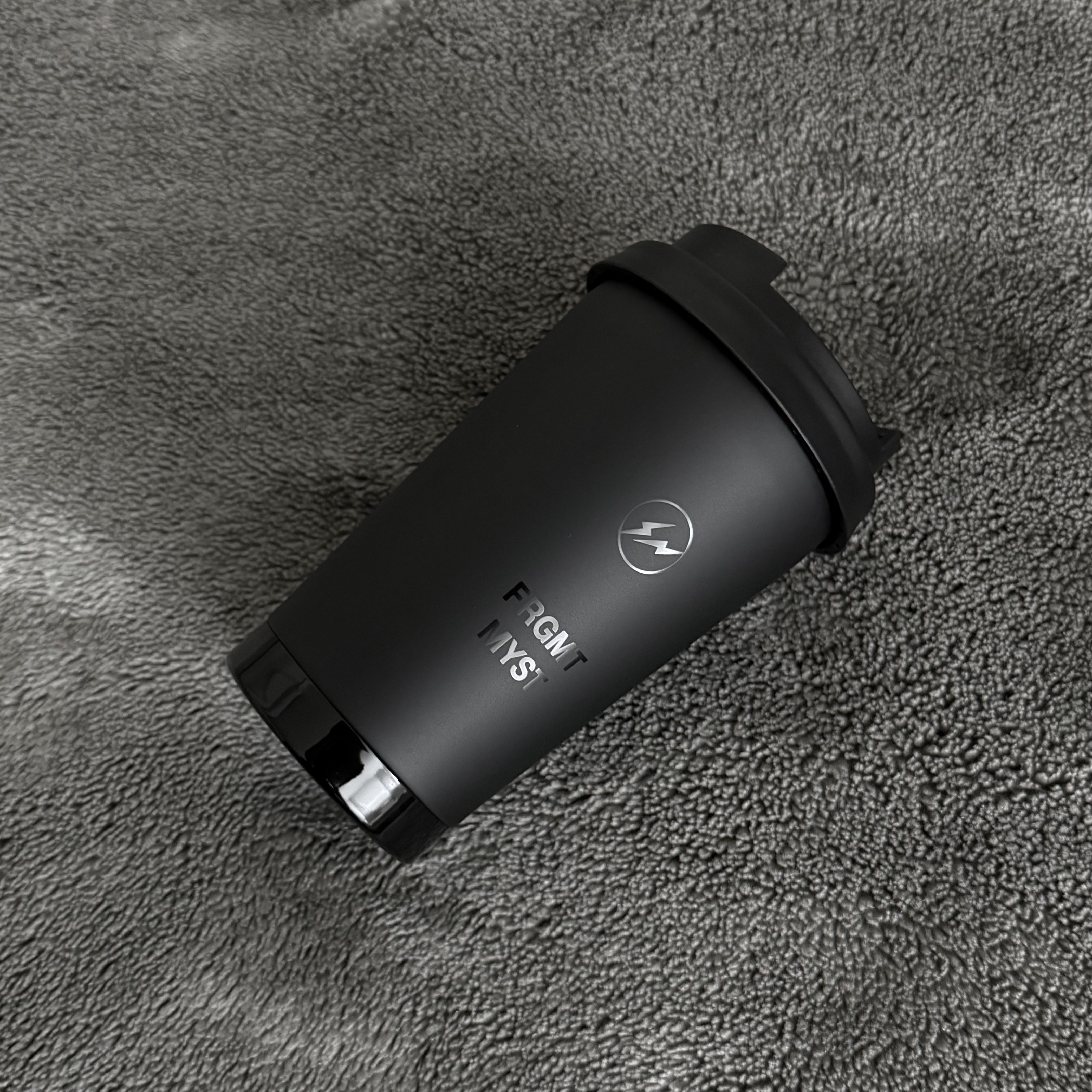 Starbucks x Fragment Stainless Steel Togo Logo Tumbler Matte Black 355ml, Starbucks x Fragment Reusable Cup - Miyashita Park Store Exclusive 착용 스타일 - 1