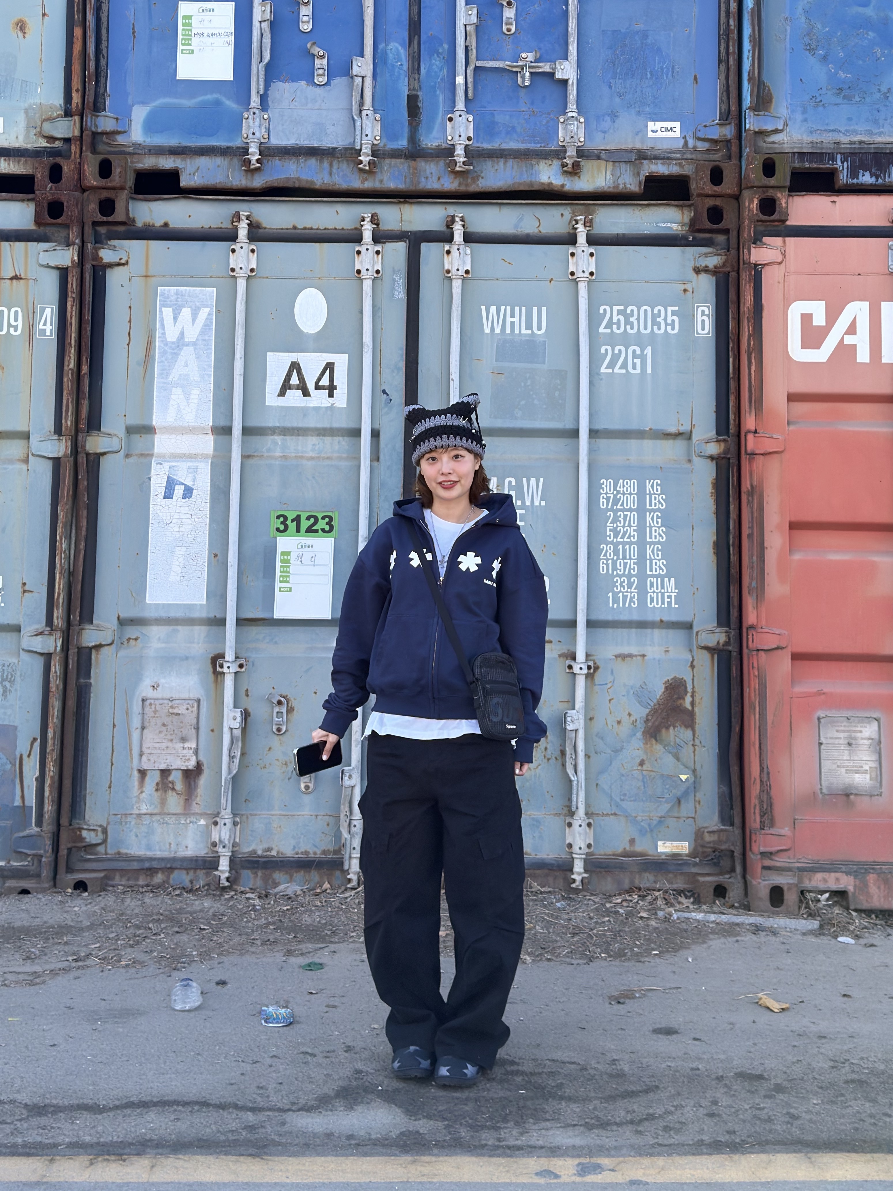 AMOU Square Star Hoodie Zip Up Navy, Subu Down Sandal Exclusive Star 착용 스타일 - 8