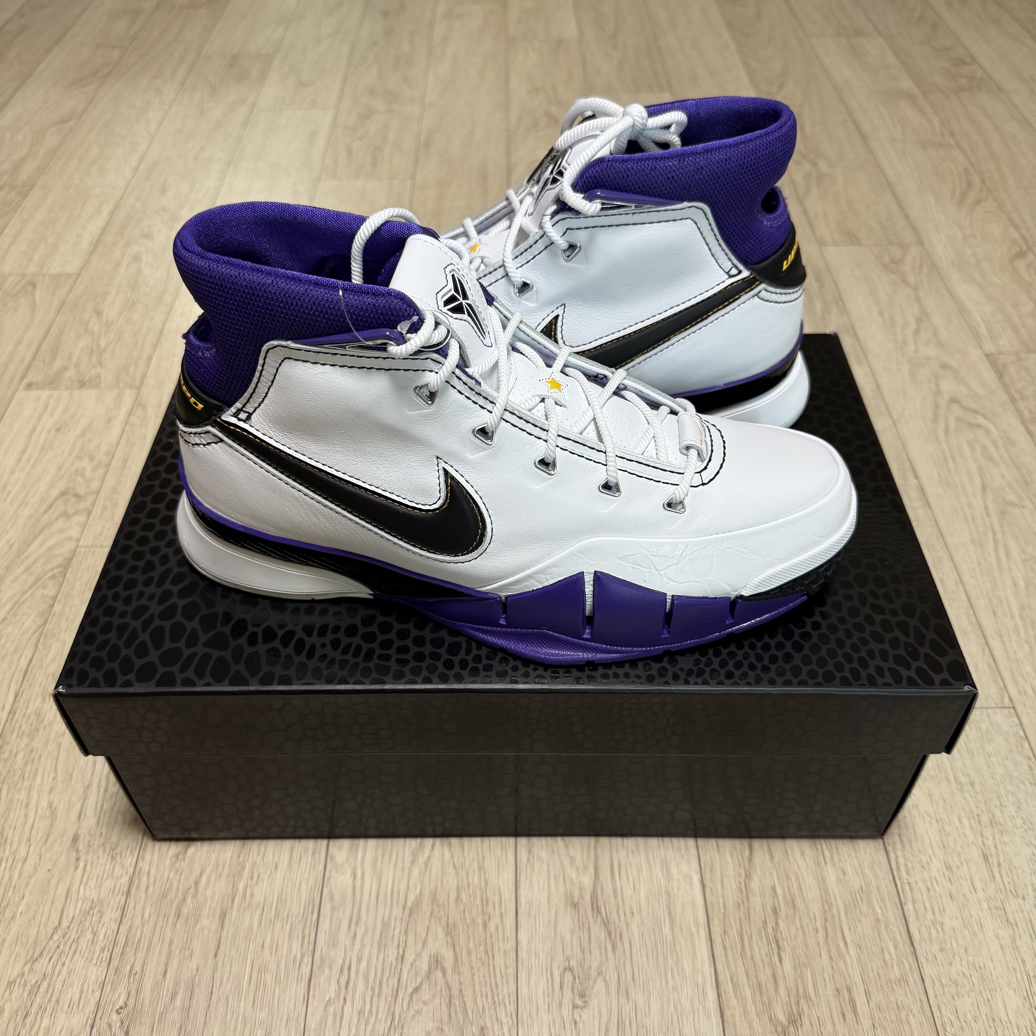Nike Kobe 1 Protro 81 Pt Game White Black 착용 스타일