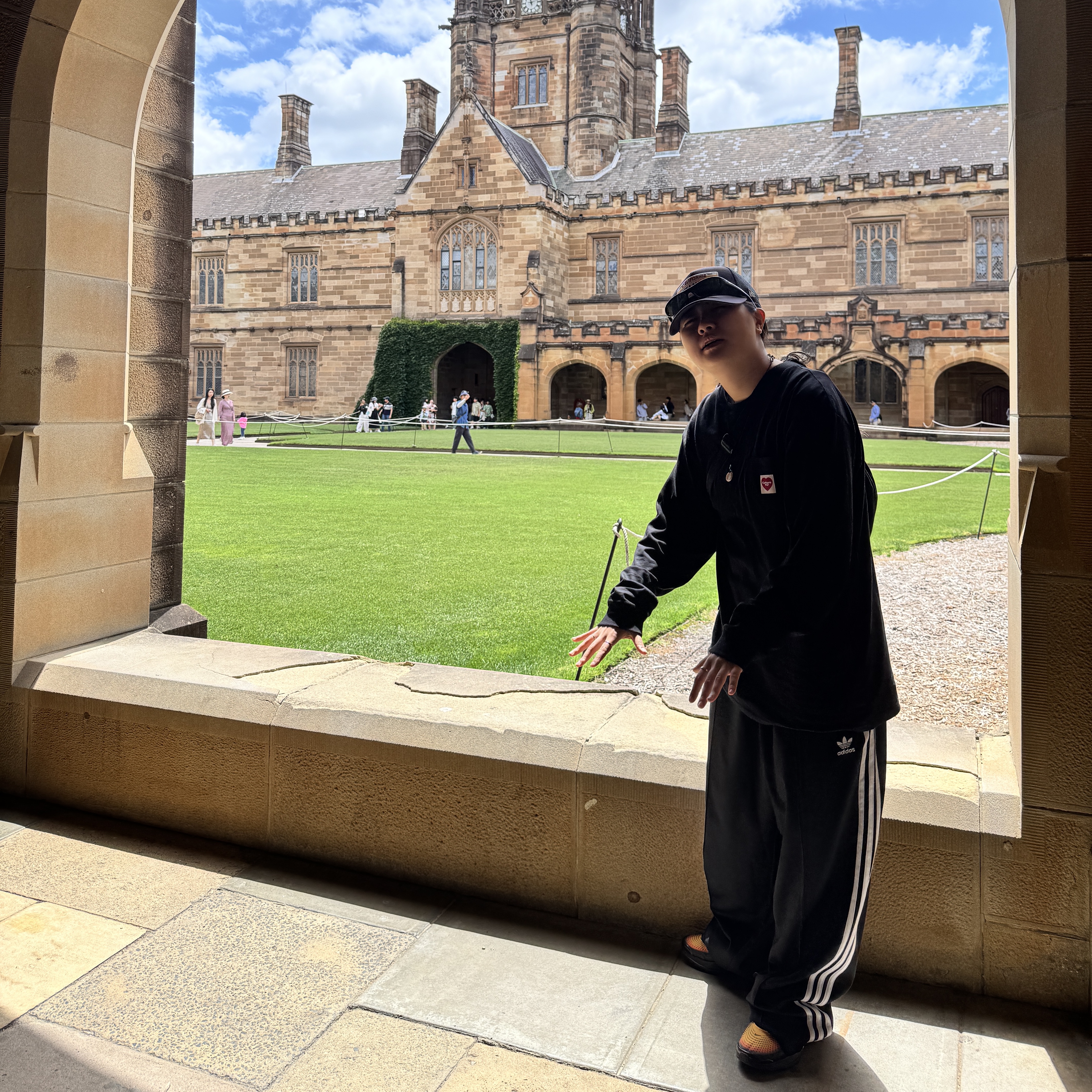 Adidas Adicolor Baggy Fit Firebird Track Pants Black - US Sizing, Carhartt WIP Pocket Heart Long Sleeve T-Shirt Black Red 착용 스타일 - 2