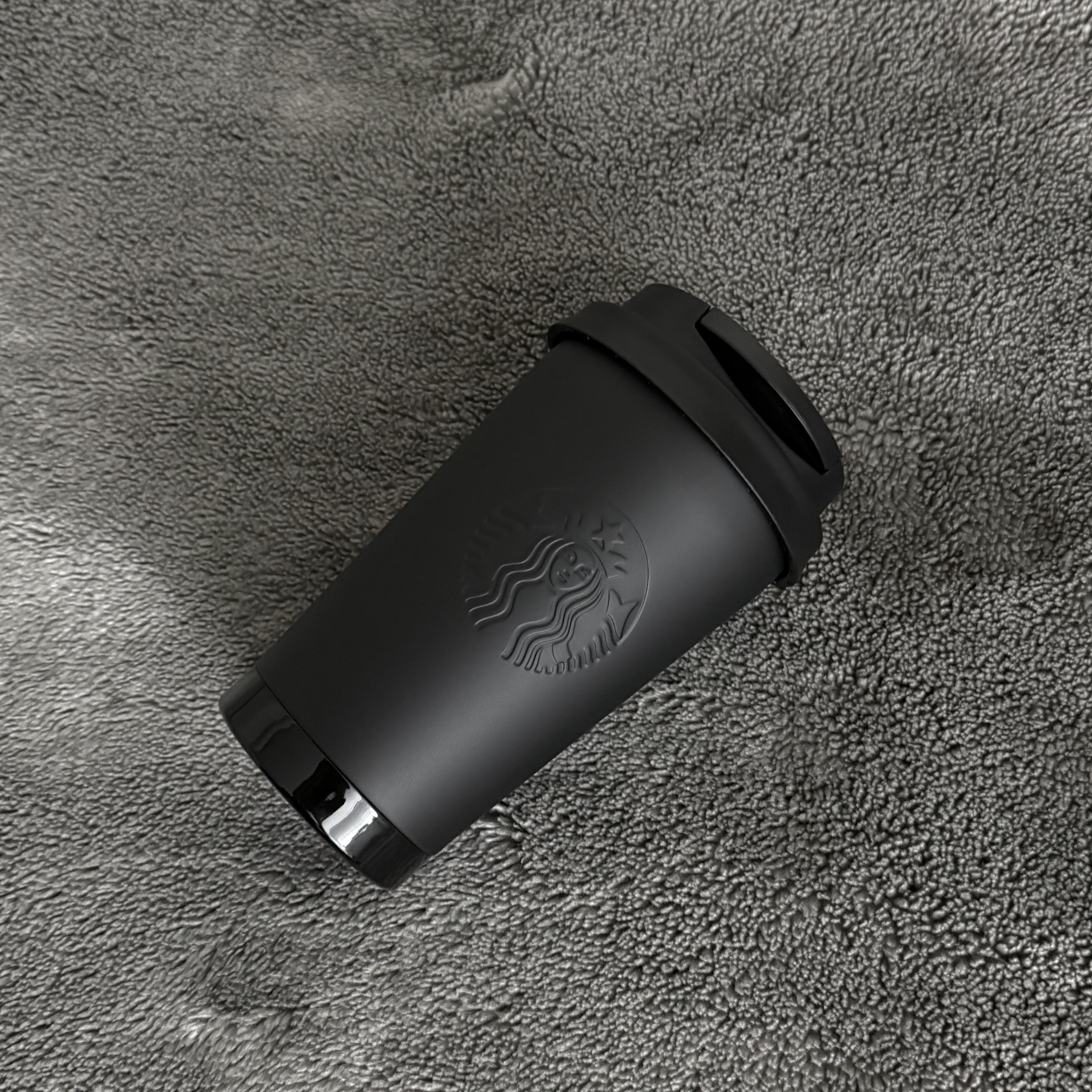 Starbucks x Fragment Stainless Steel Togo Logo Tumbler Matte Black 355ml, Starbucks x Fragment Reusable Cup - Miyashita Park Store Exclusive 착용 스타일 - 2