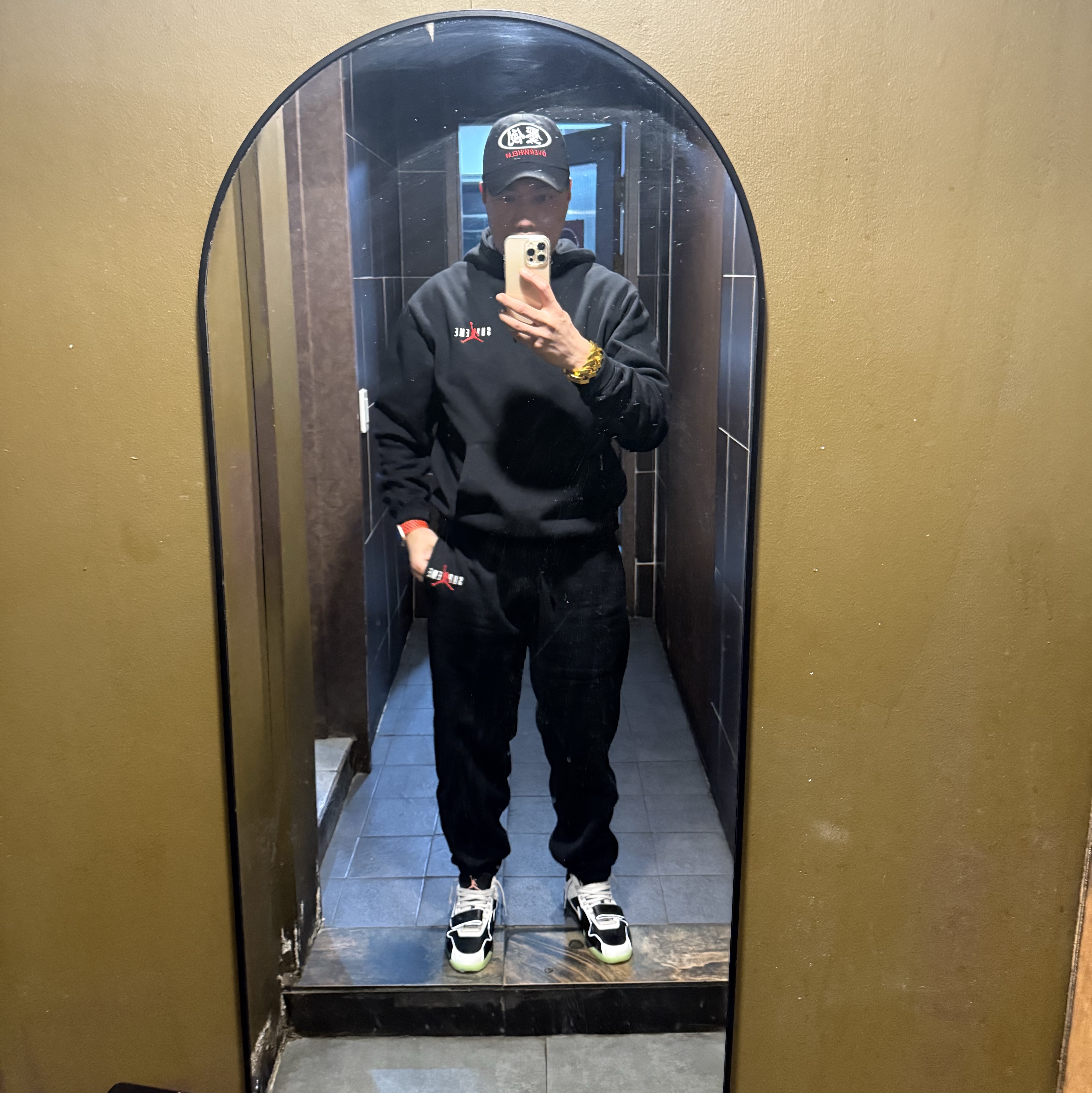 Jordan x Travis Scott x Chase B Jumpman Jack TR Black Night Silver, Supreme x Jordan Hooded Sweatshirt Black - 24FW 착용 스타일