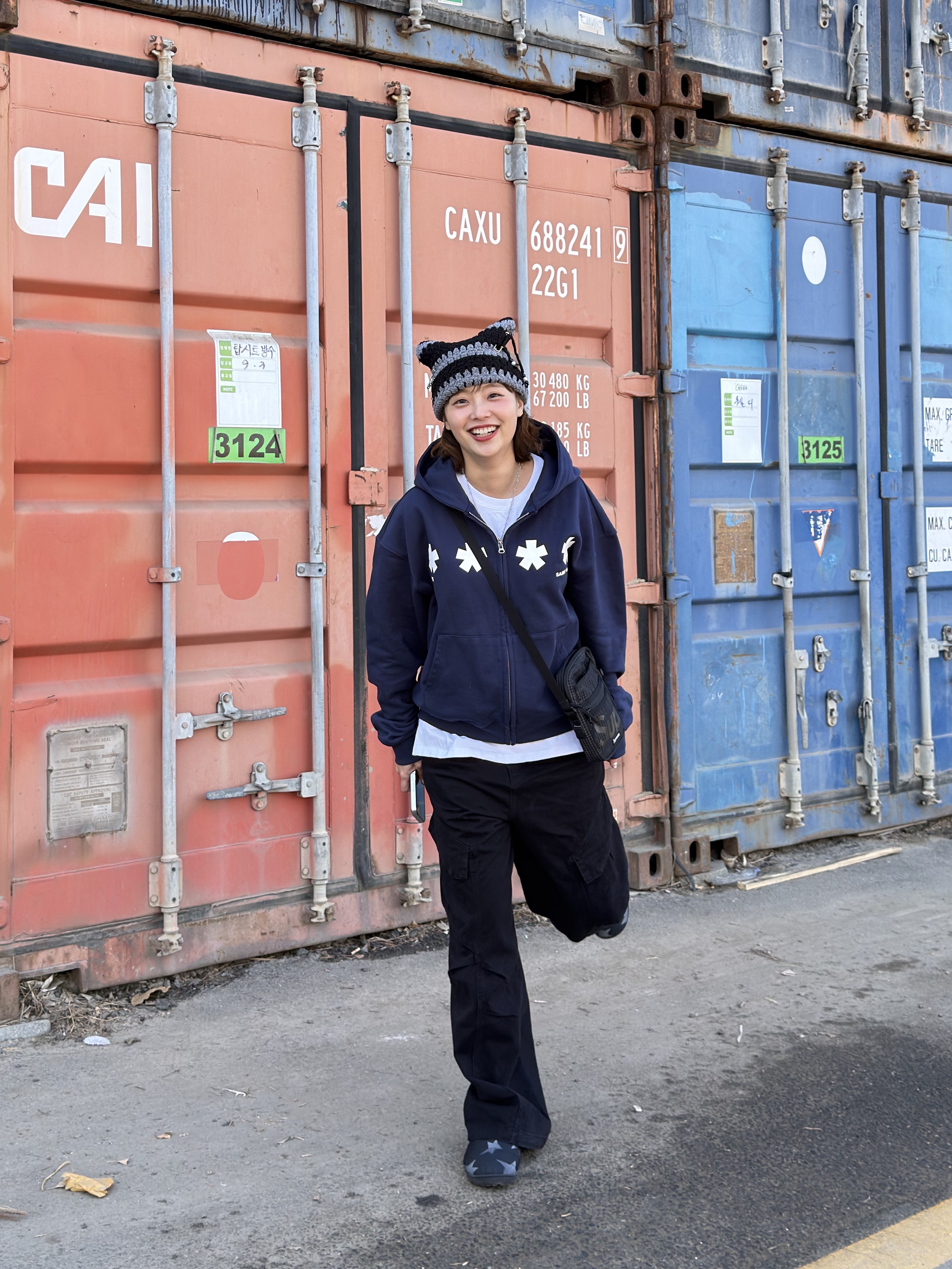 AMOU Square Star Hoodie Zip Up Navy, Subu Down Sandal Exclusive Star 착용 스타일 - 6