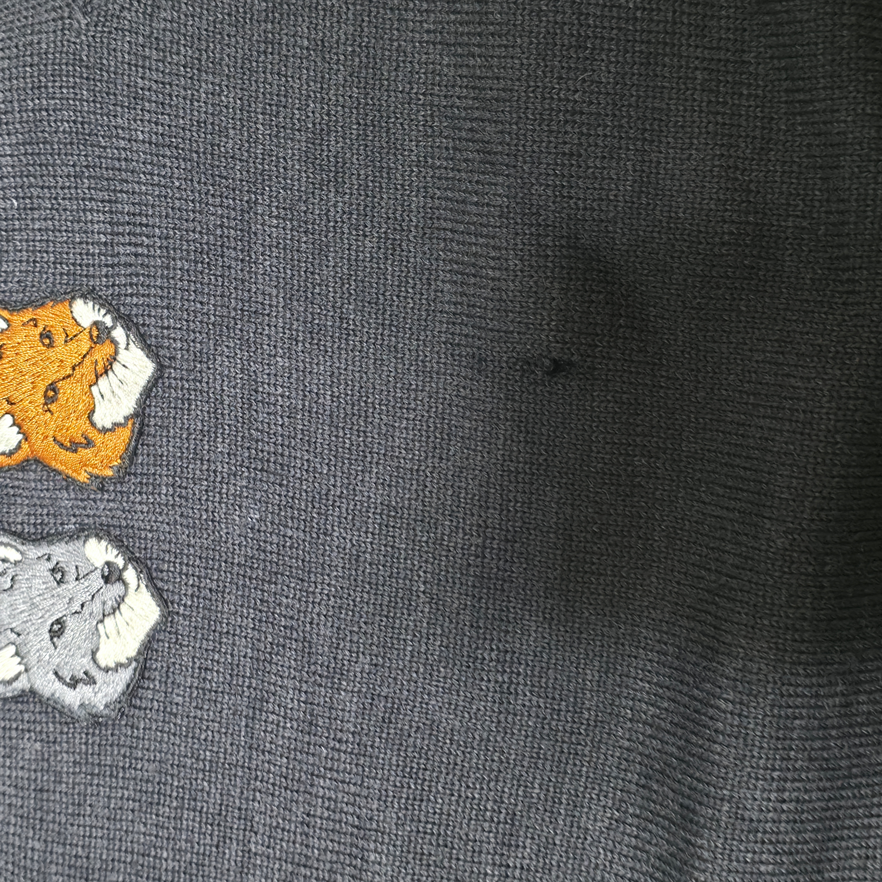 Maison Kitsune Double Bold Fox Head Patch Regular Cardigan Anthracite 착용 스타일 - 1