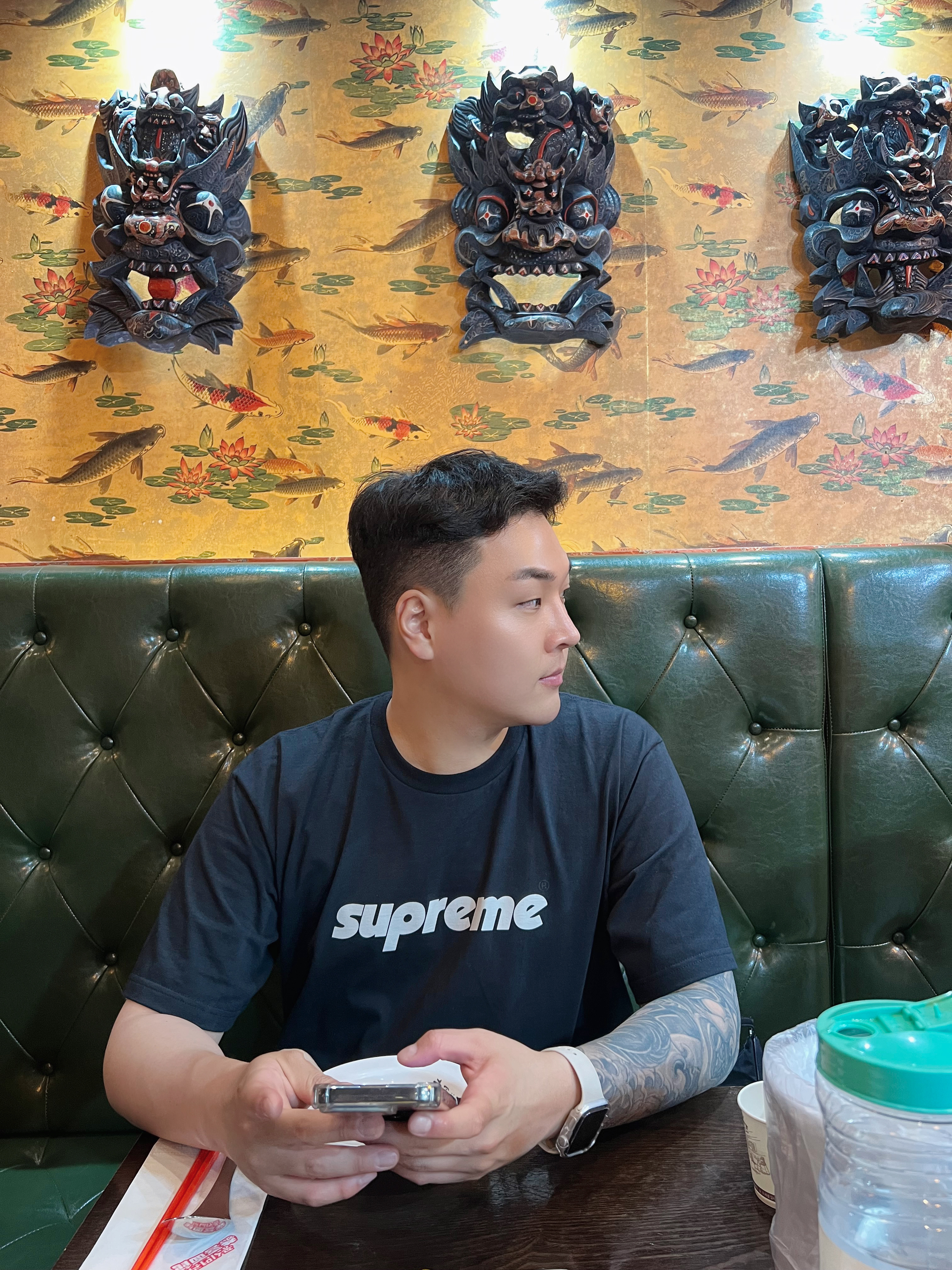 Supreme Pinline T-Shirt Black - 24SS, Supreme Stick T-Shirt White - 25FW 착용 스타일 - 1