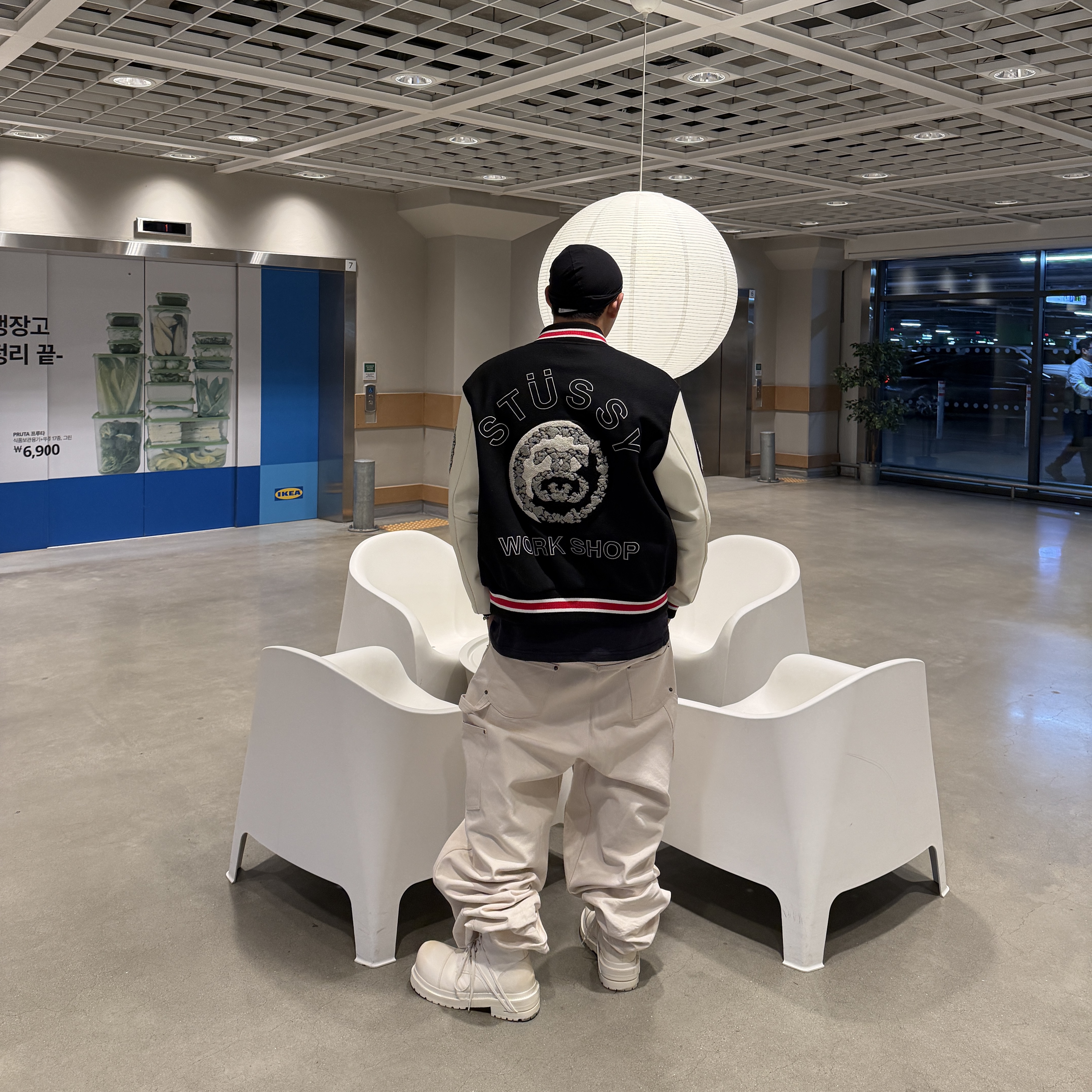 Stussy x Our Legacy x Denim Tears TTL Varsity Jacket Black 착용 스타일 - 4