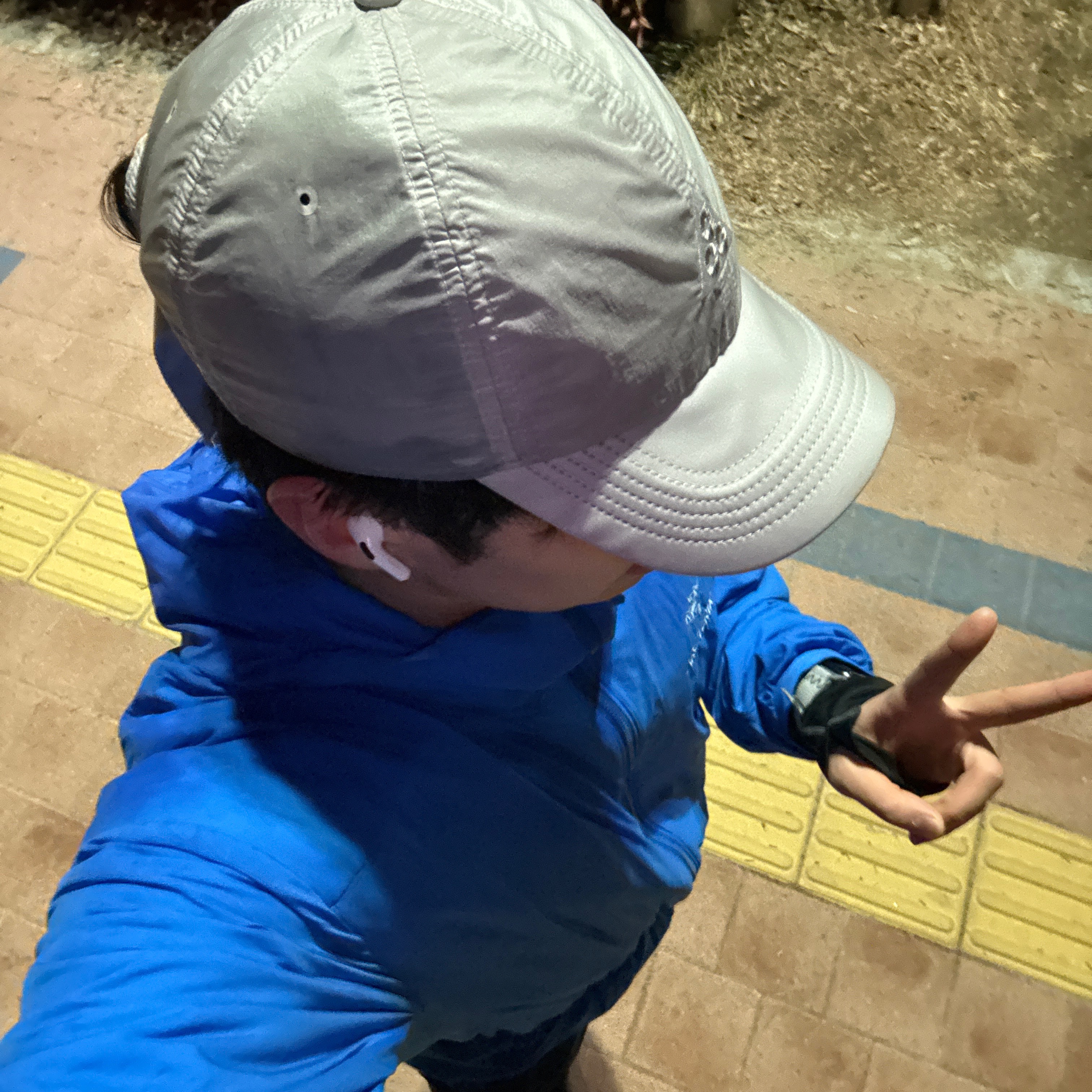 Nike ACG Dri-Fit Club Trail Cap College Grey, Arc'teryx Atom Hoody Vitality 착용 스타일
