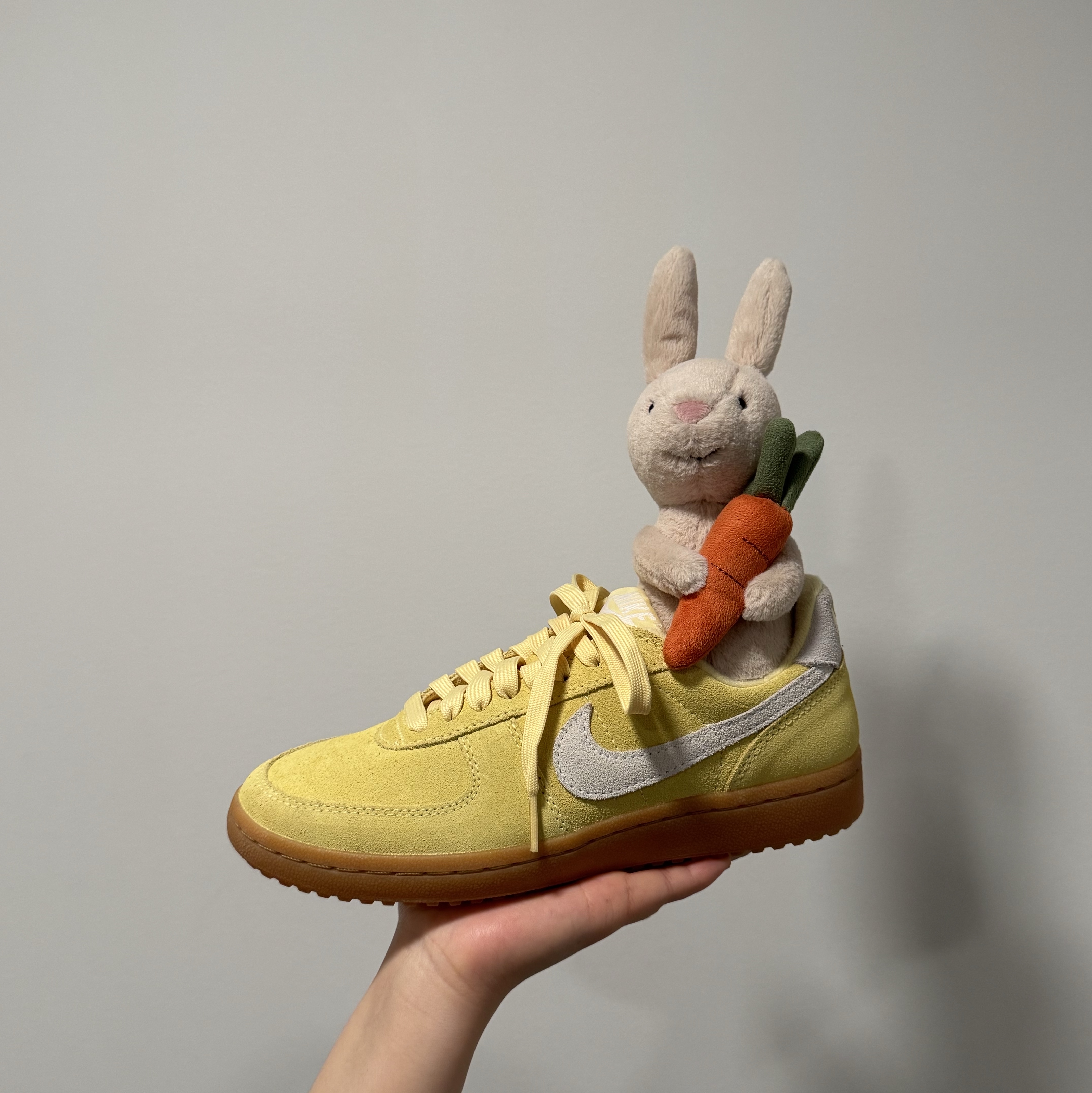 (W) Nike Field General Soft Yellow Gum Light Brown 착용 스타일