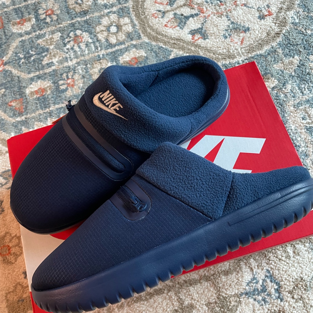 Nike Burrow Slippers Midnight Navy Sail 착용 스타일 - 1