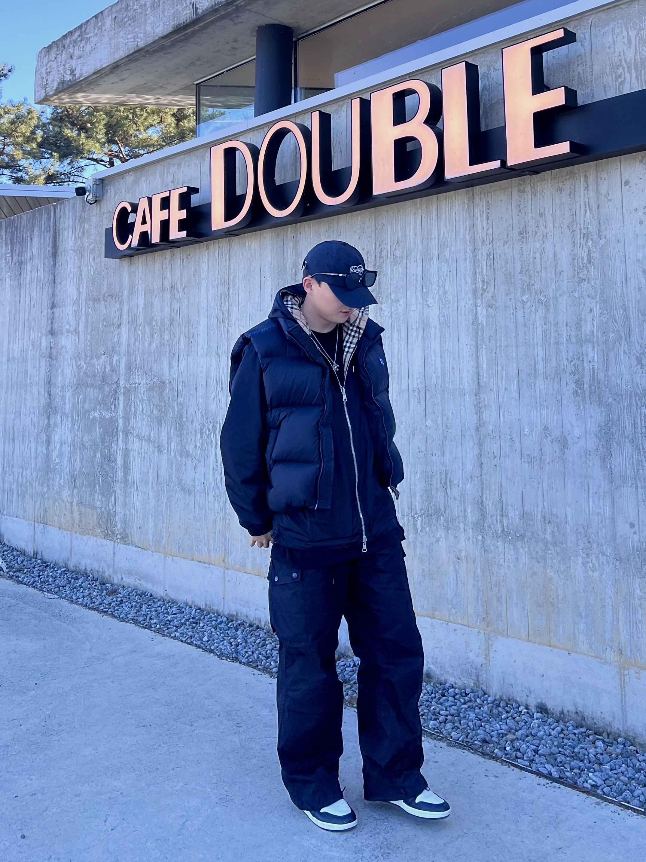 Human Made 6 Panel Twill Cap Black, Burberry Reversible Vintage Check Hooded Jacket Archive Beige 착용 스타일 - 1
