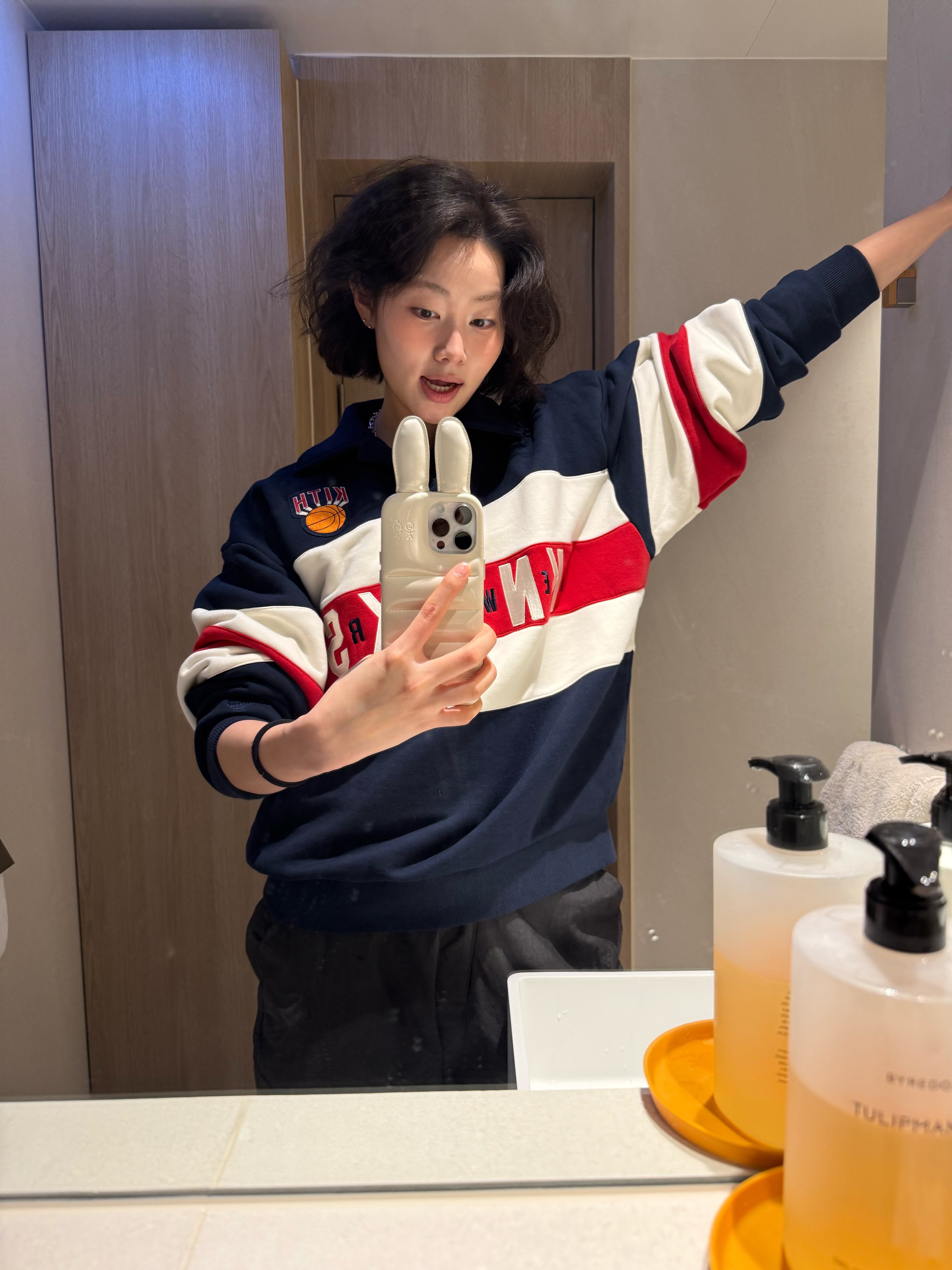 Urbansophistication The Puffer Case Sasha 착용 스타일