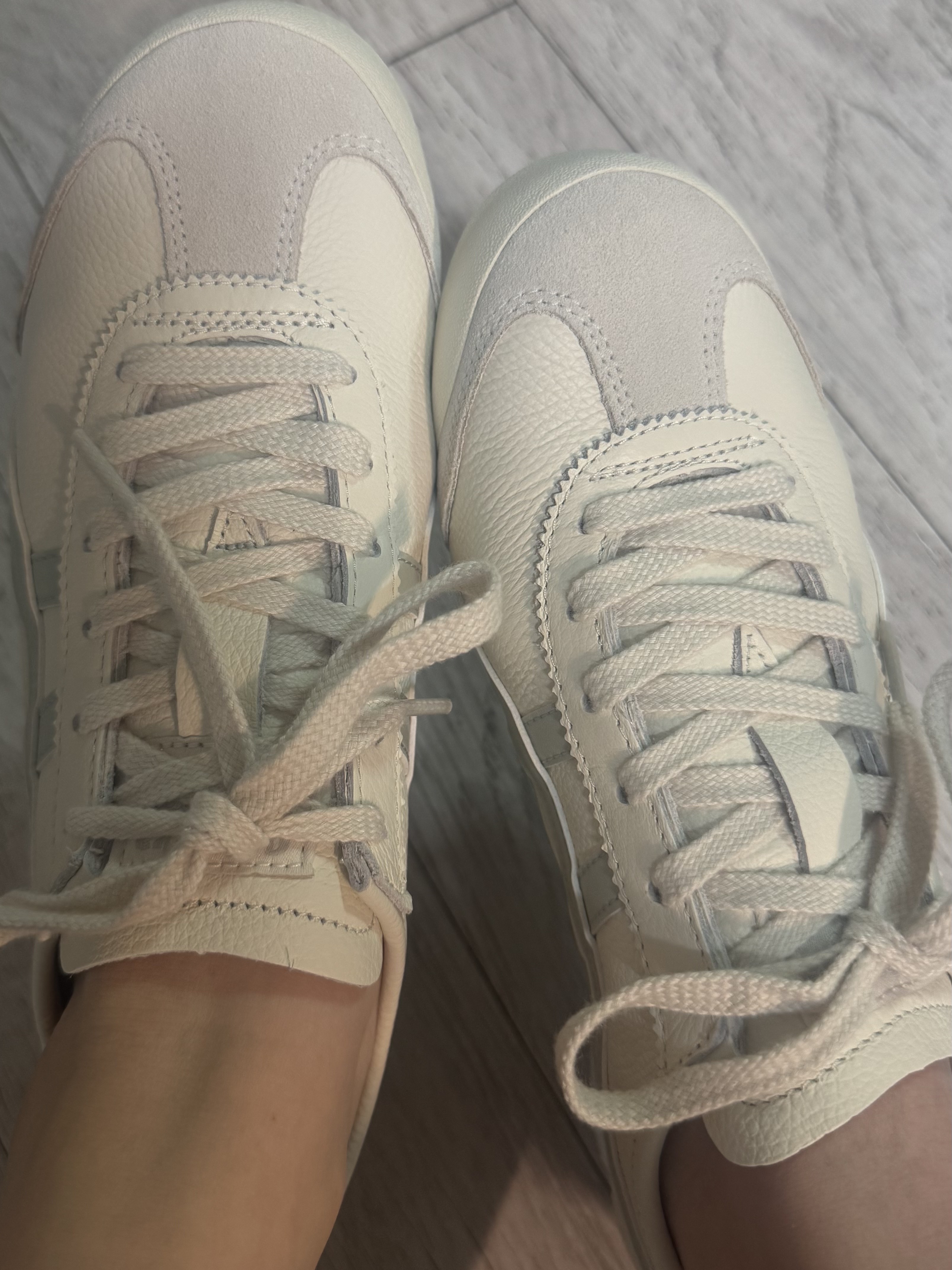 Onitsuka Tiger Mexico 66 Cream Light Sage 착용 스타일 - 1