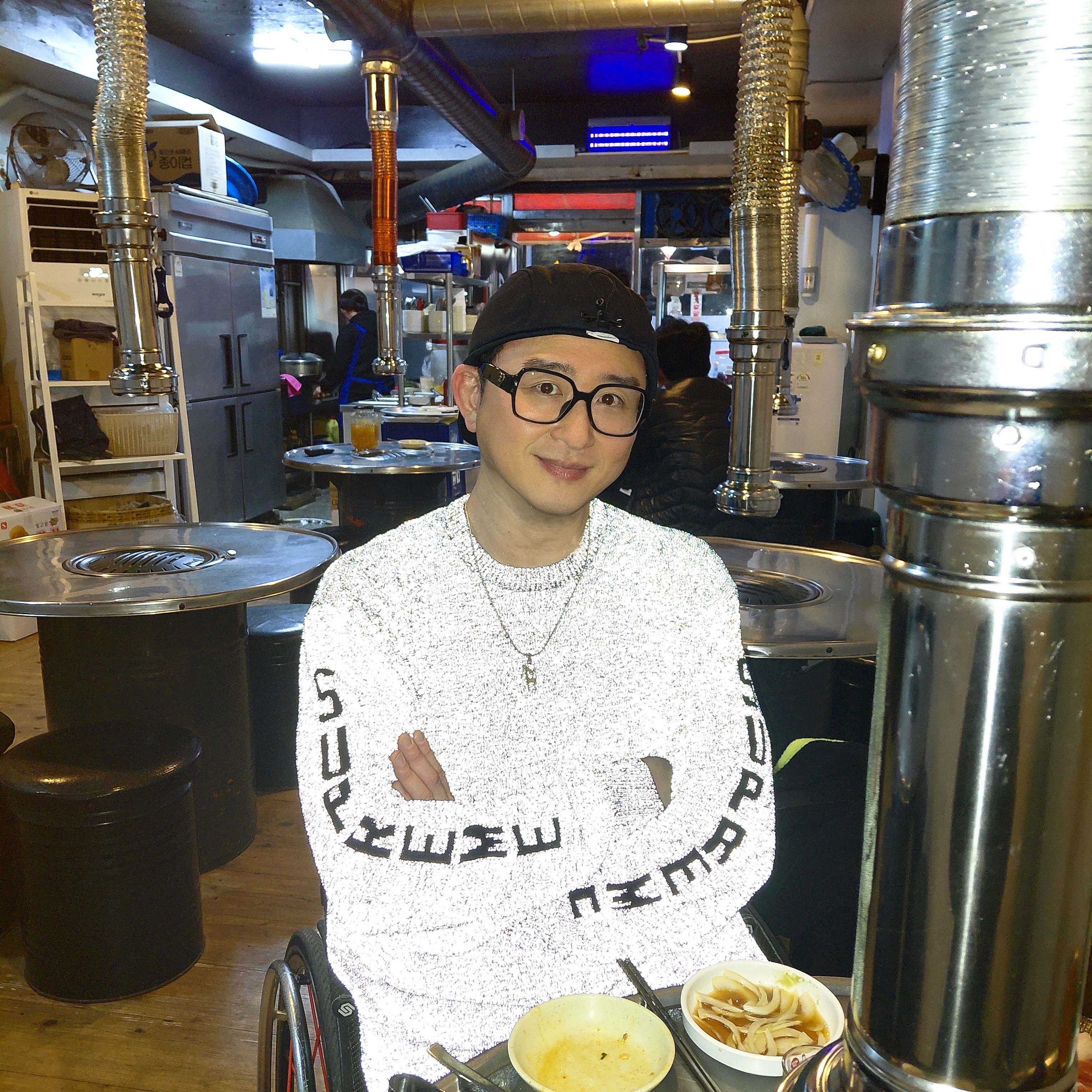 Supreme Reflective Sweater Black - 24SS 착용 스타일 - 1
