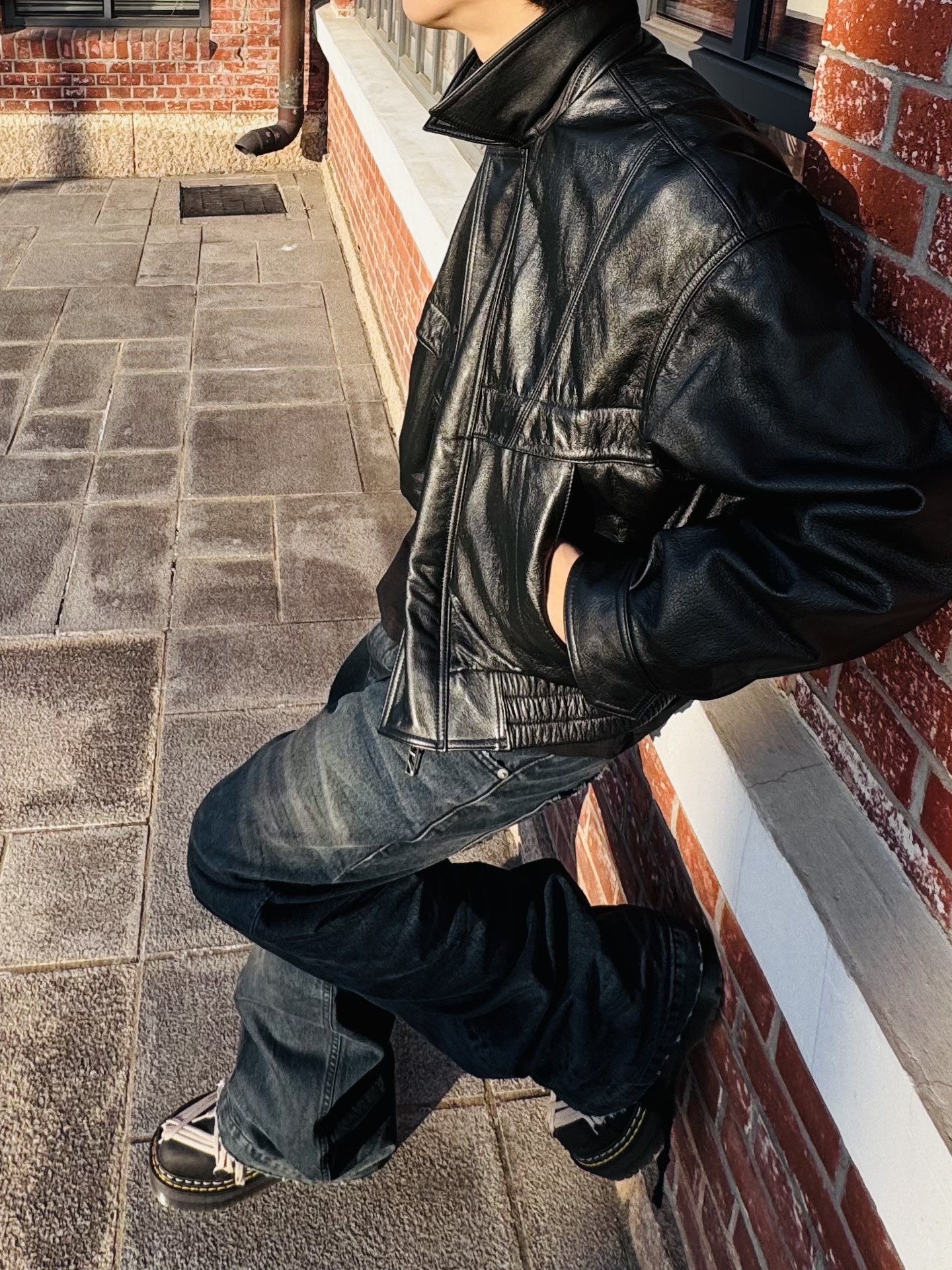 Nonnod Zen Dirty Oil Washed Denim Pants 착용 스타일 - 3