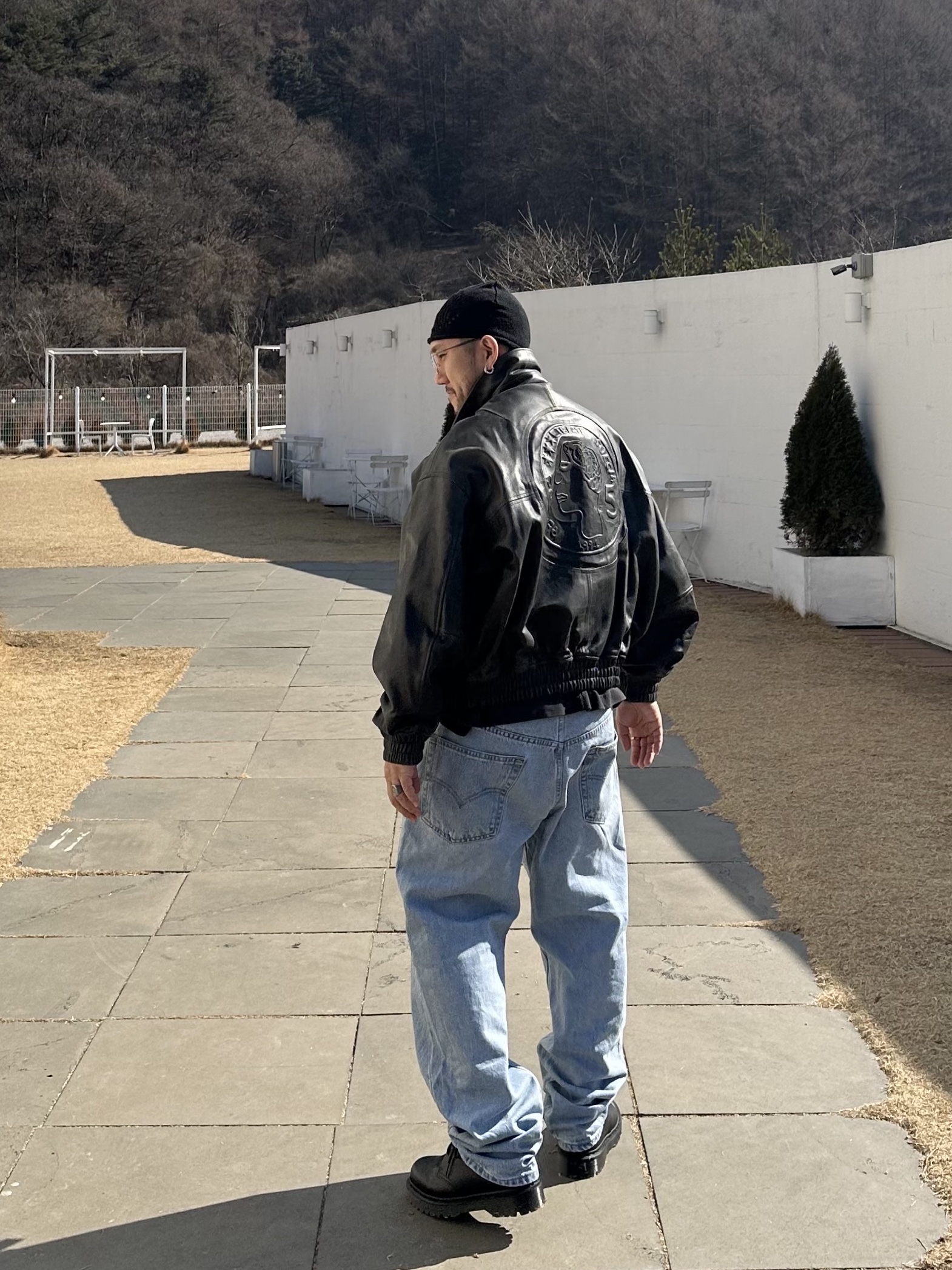 Stussy Loose Knit SS-Link Skullcap Black, STU X HANK Embo Leather Jacket Black 착용 스타일 - 2