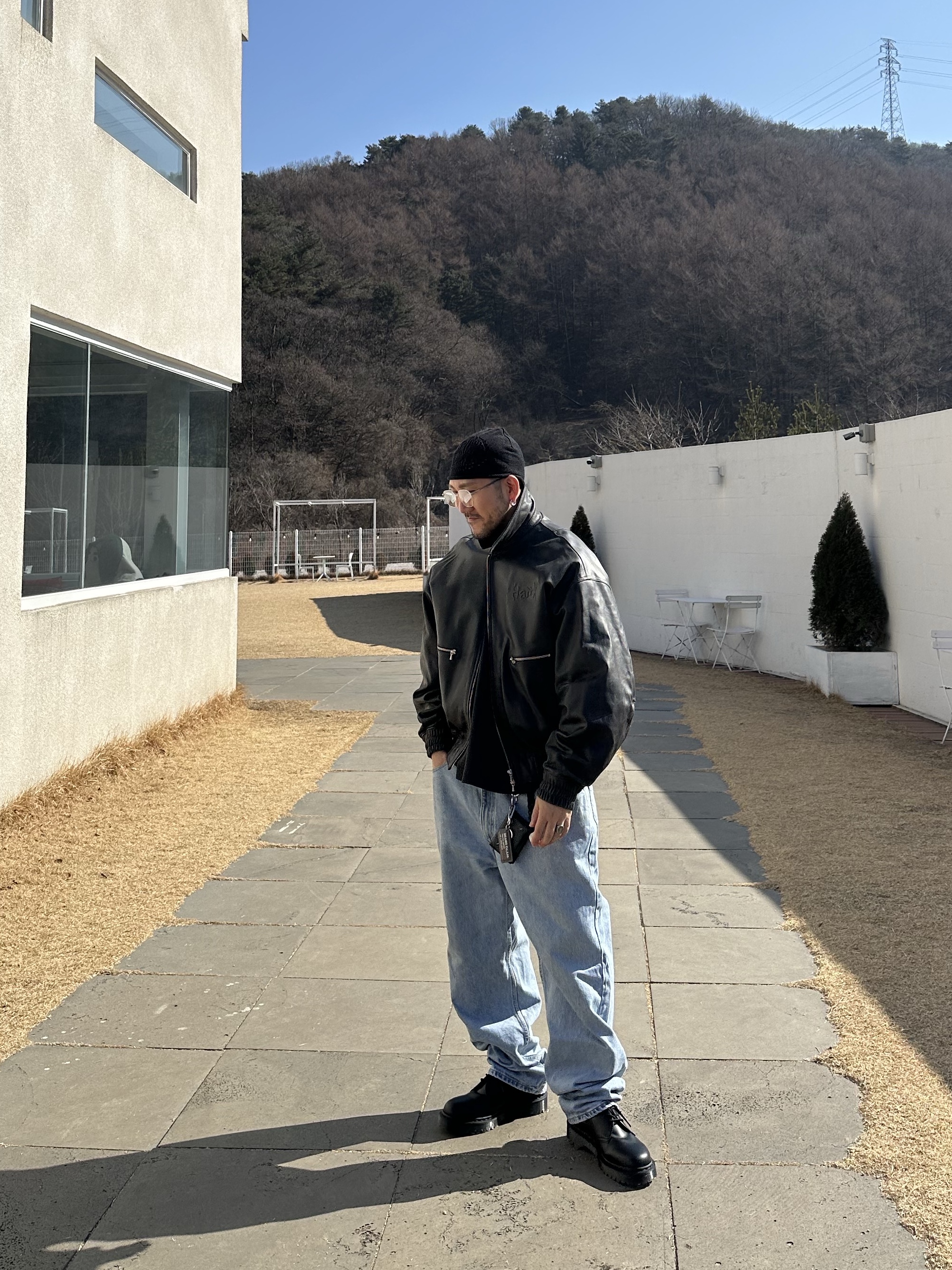 Stussy Loose Knit SS-Link Skullcap Black, STU X HANK Embo Leather Jacket Black 착용 스타일 - 3
