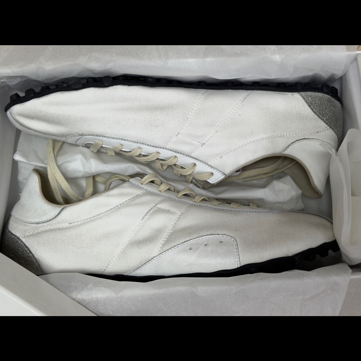 Maison Margiela Sprinters Low Top Sneakers White 착용 스타일 - 4