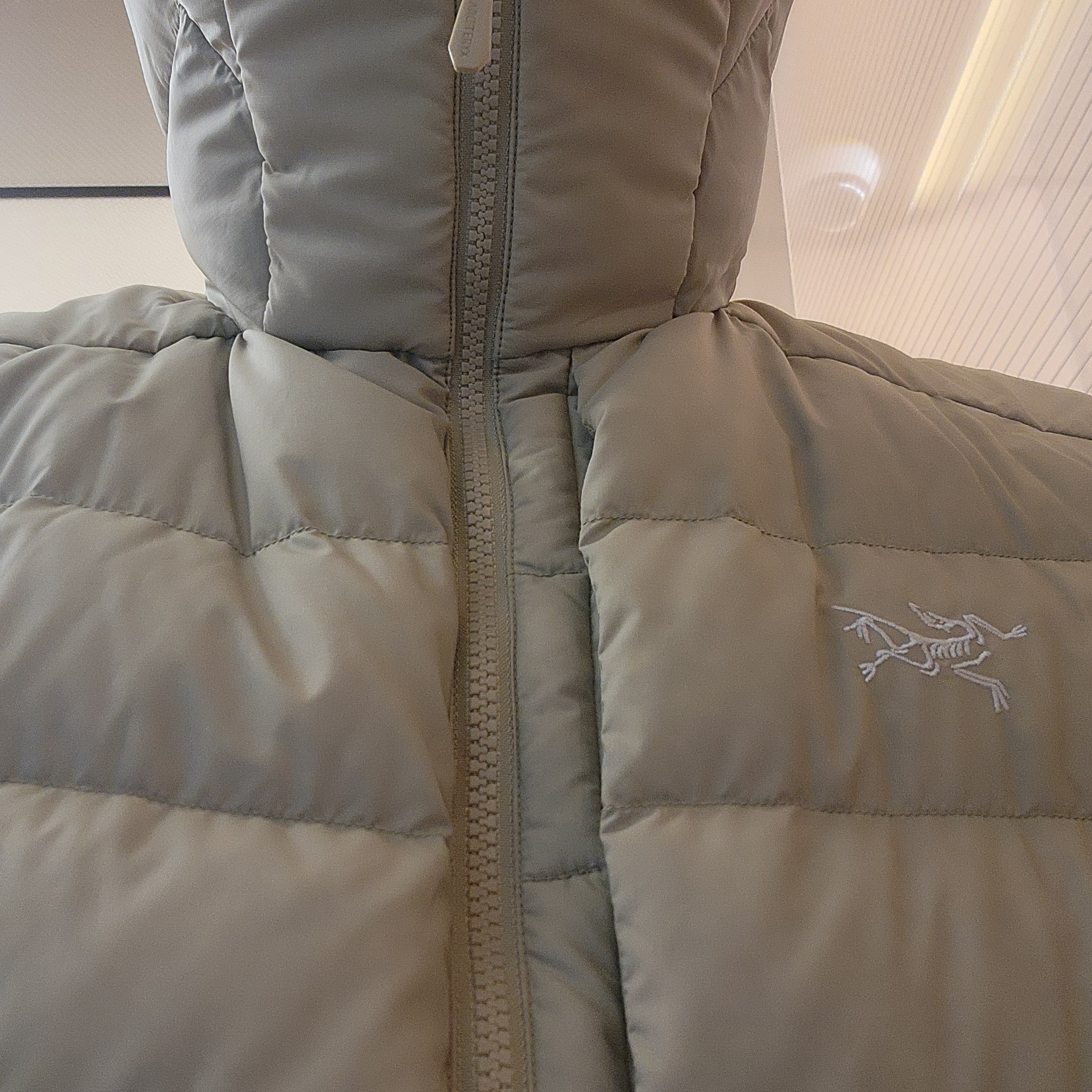 Arc'teryx Thorium Hoody Smoke Bluff 착용 스타일
