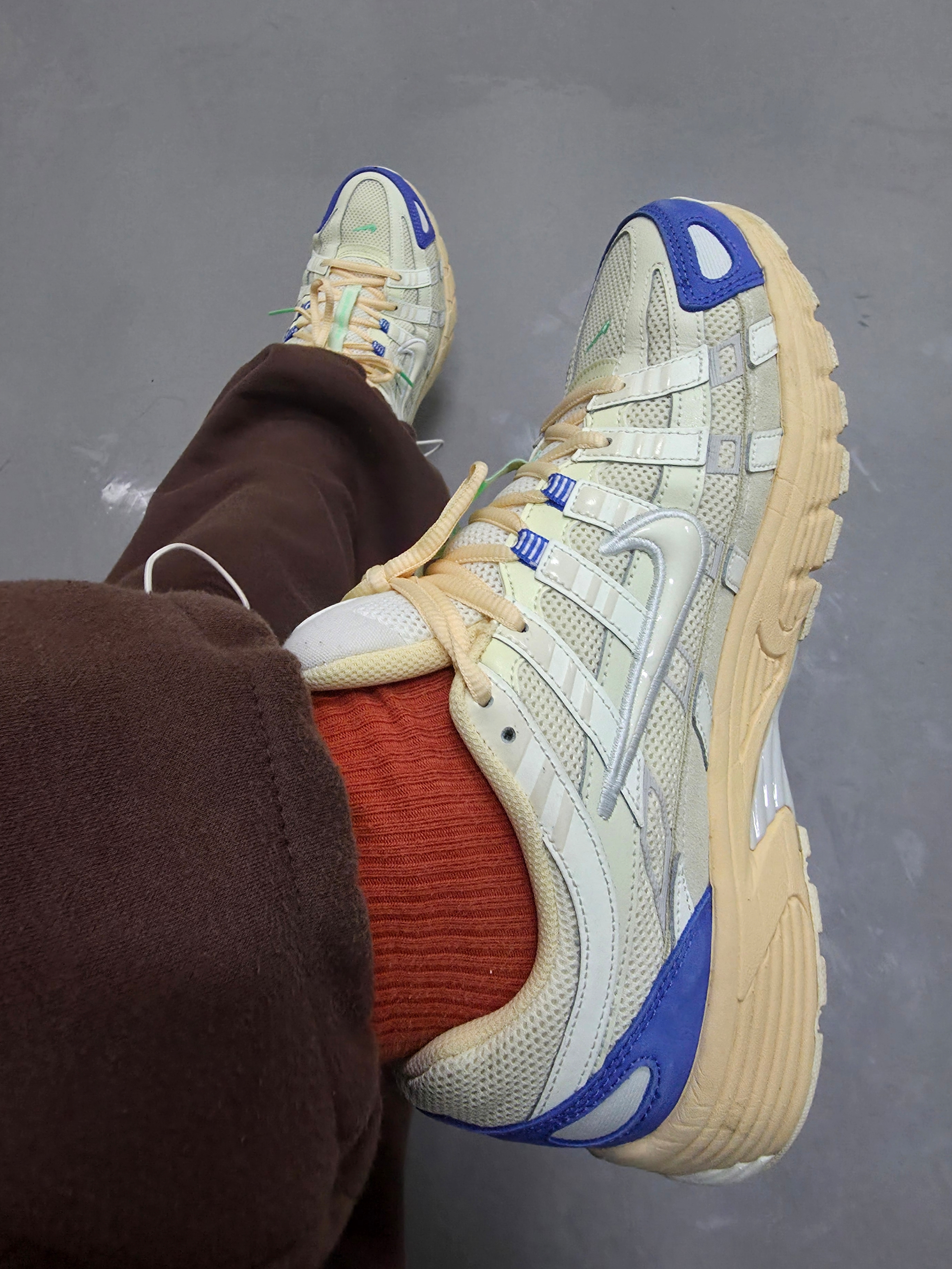 Nike P-6000 Coconut Milk Medium Blue 착용 스타일