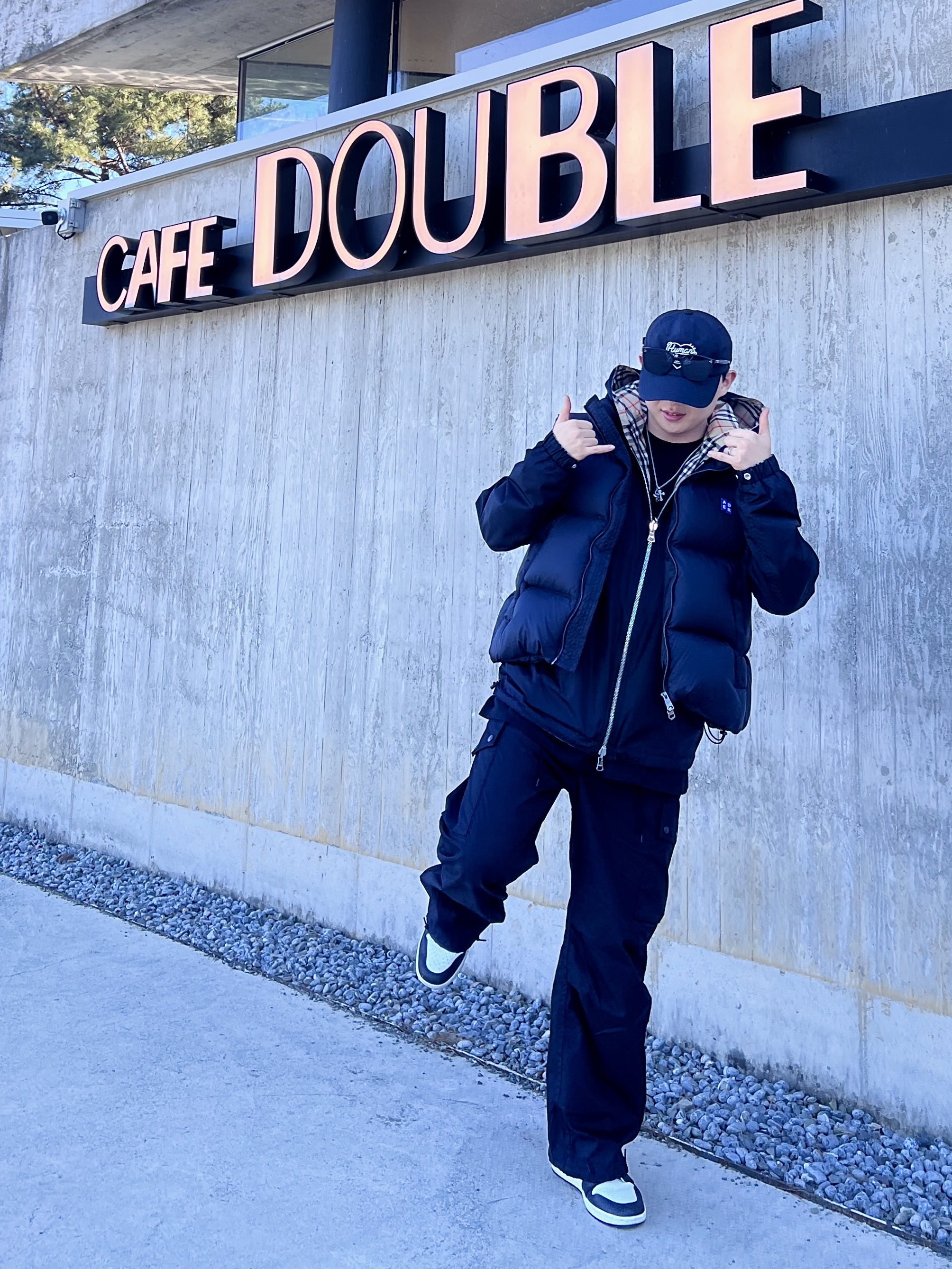 Human Made 6 Panel Twill Cap Black, Burberry Reversible Vintage Check Hooded Jacket Archive Beige 착용 스타일 - 2