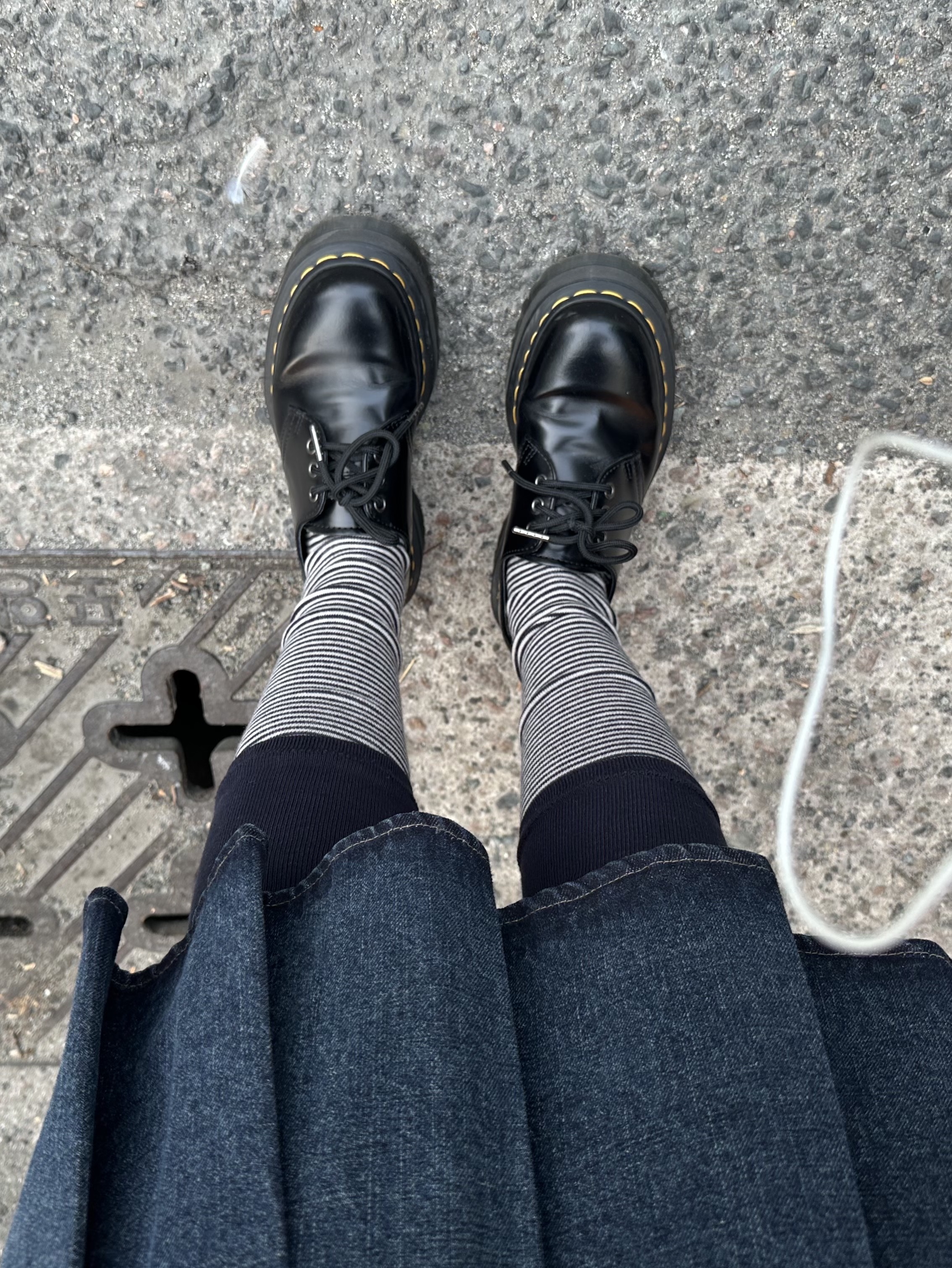 COYSEIO Double-Layer Striped Socks Navy, Dr. Martens 1461 Quad Black 착용 스타일 - 1