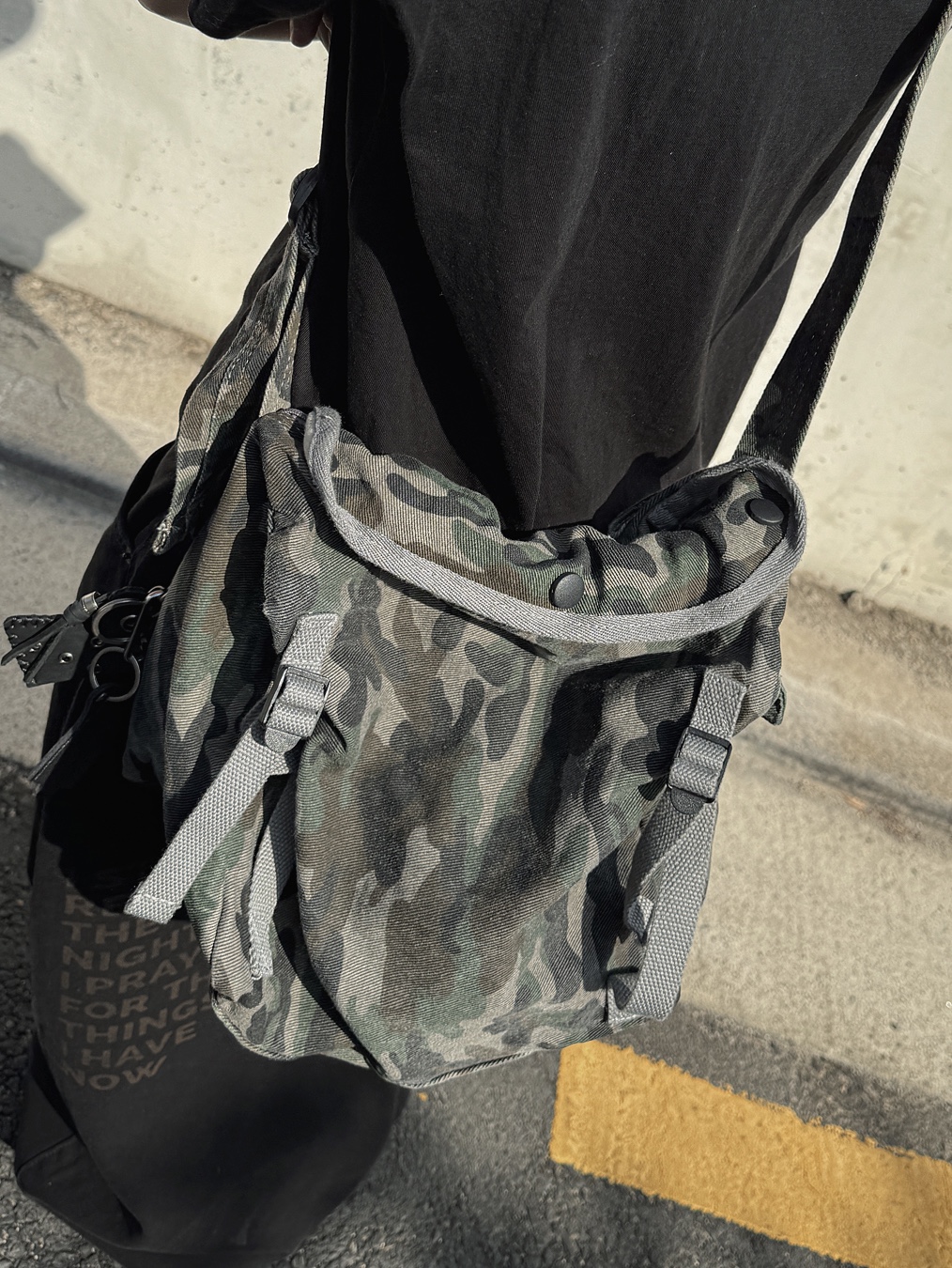 Mischief Rhombus Ball Cap Black 착용 스타일 - 4