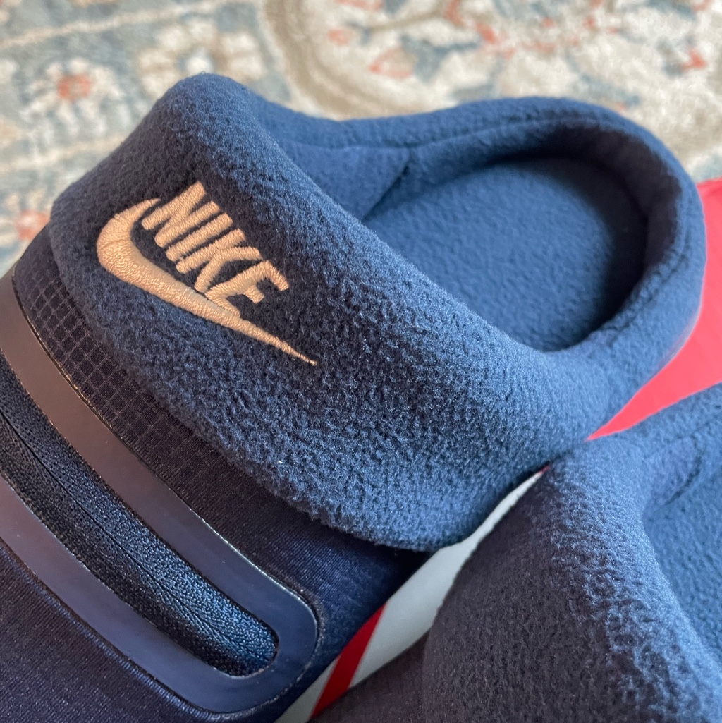 Nike Burrow Slippers Midnight Navy Sail 착용 스타일 - 4