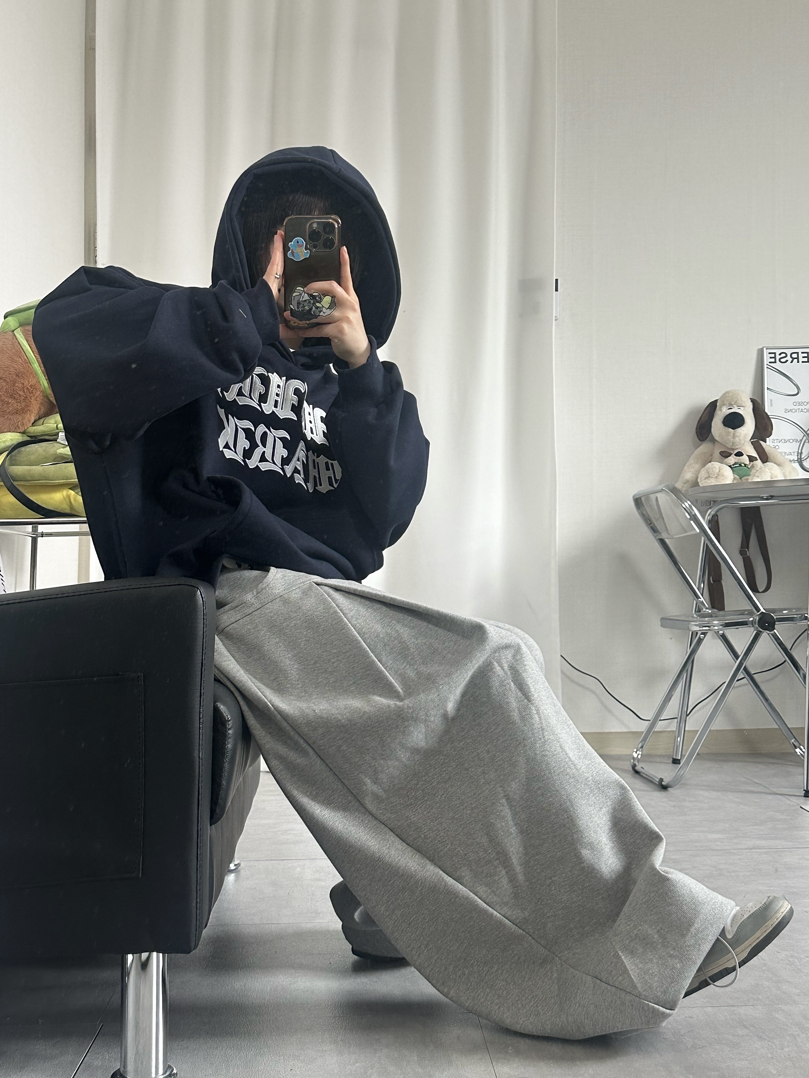 Converse x Play Comme des Garcons Chuck 70 Ox Black 착용 스타일 - 2