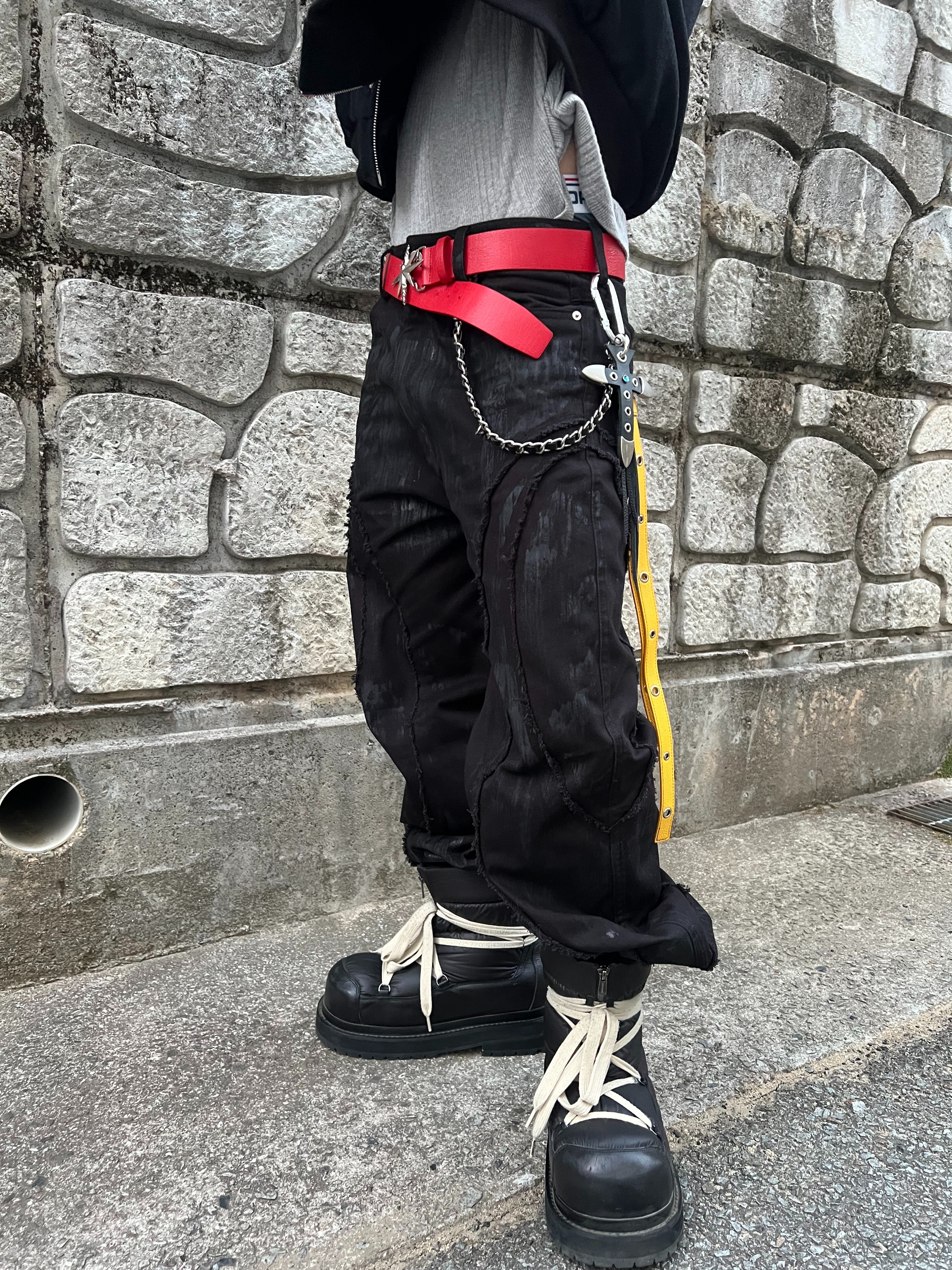 REPINER Curve Coated Trouser Black 착용 스타일 - 5