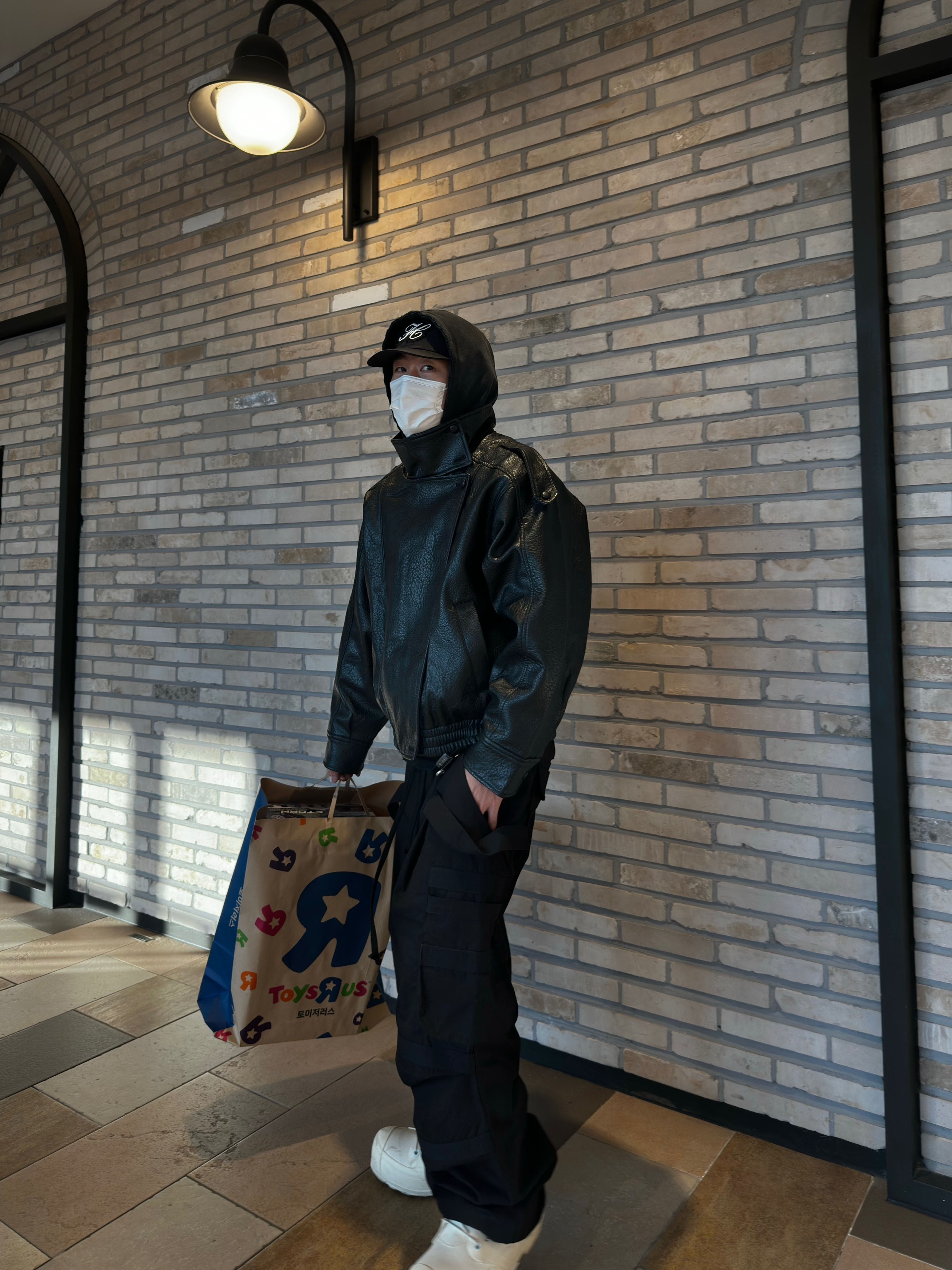 Zara Faux Leather Jacket Black, Wapworks Hard Knocks Cargo Pants Gas 착용 스타일 - 5